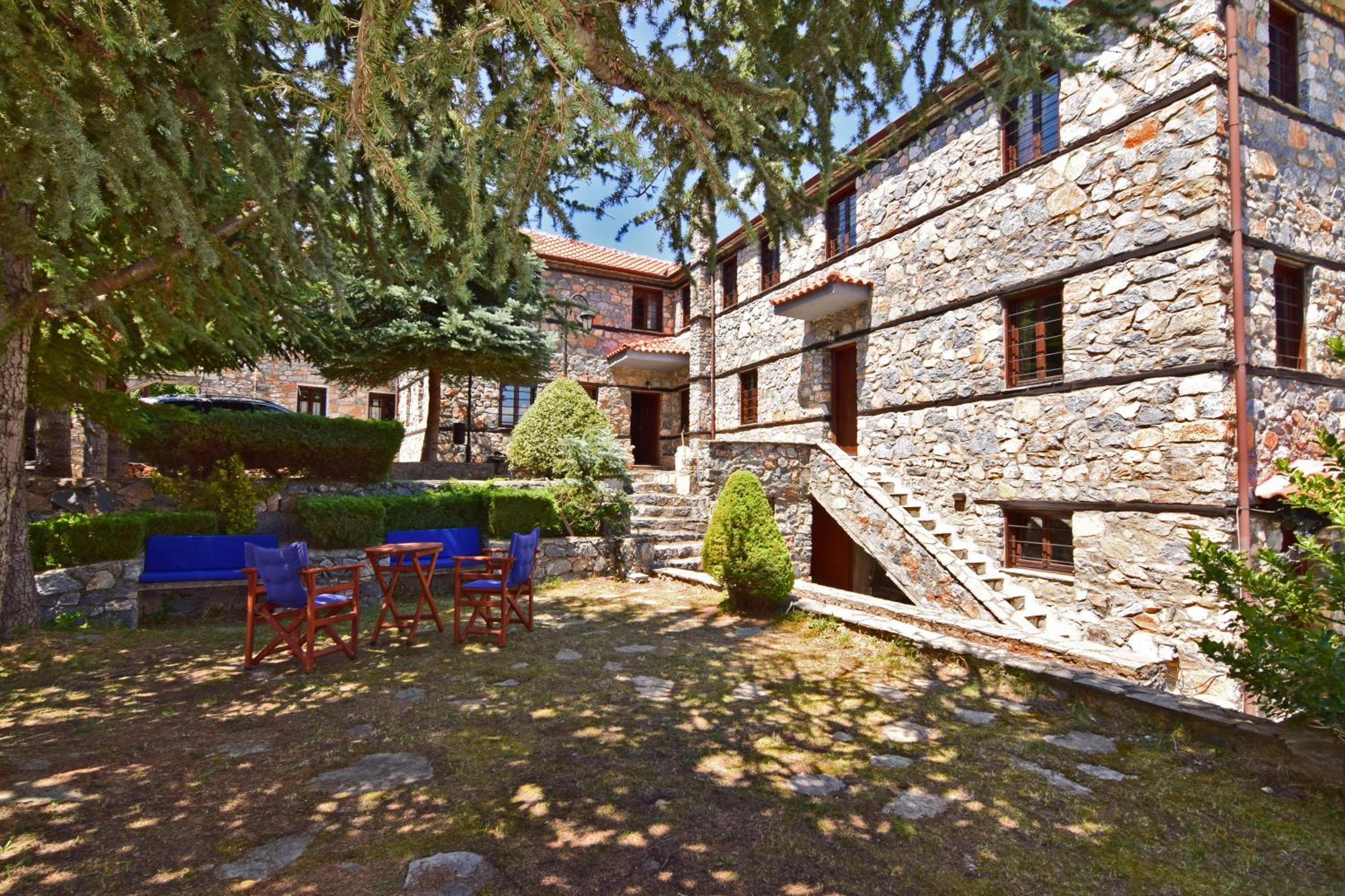 Luxurious Residence at the Village Square view 3