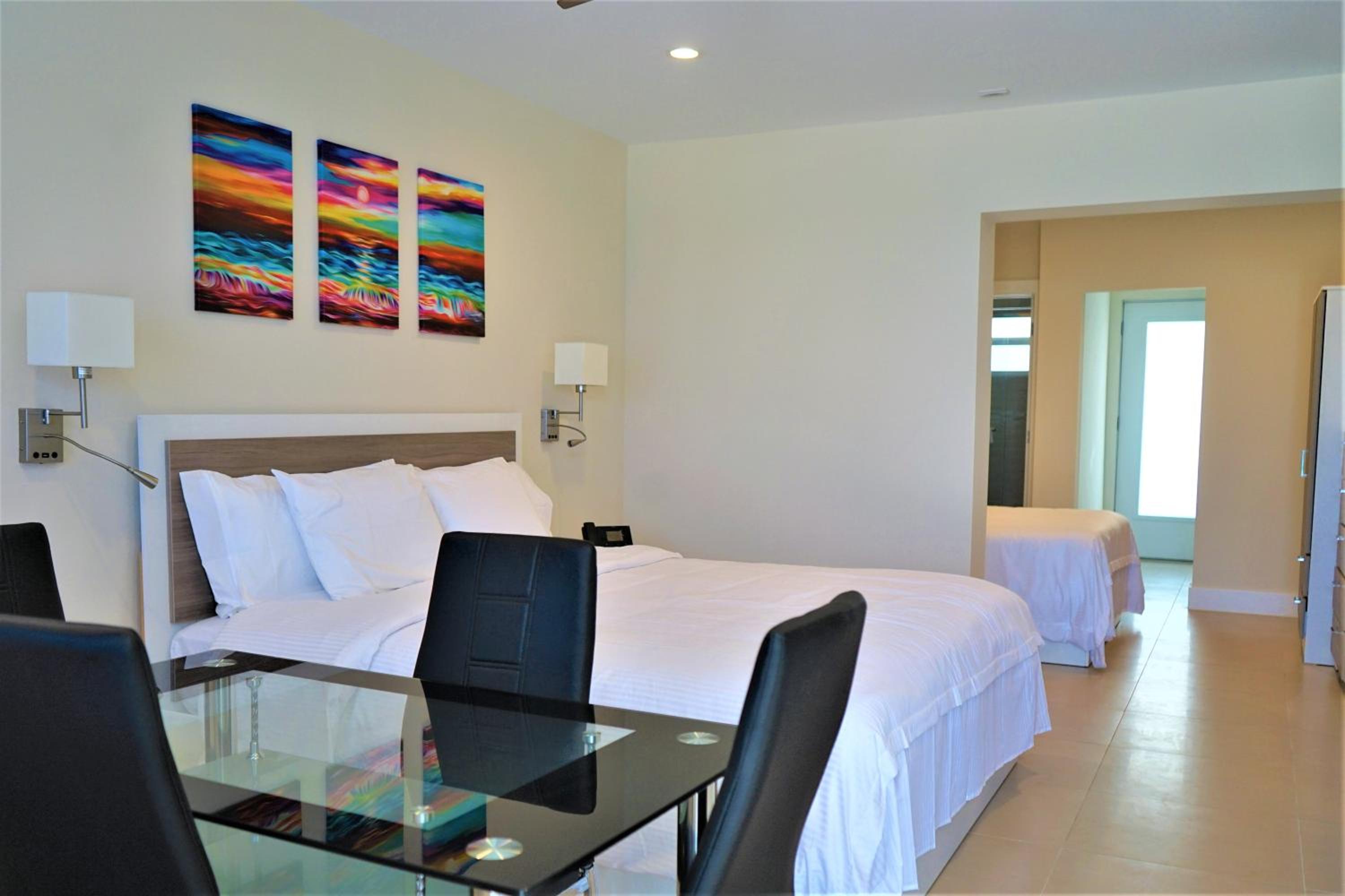 Diane Oceanfront Suites