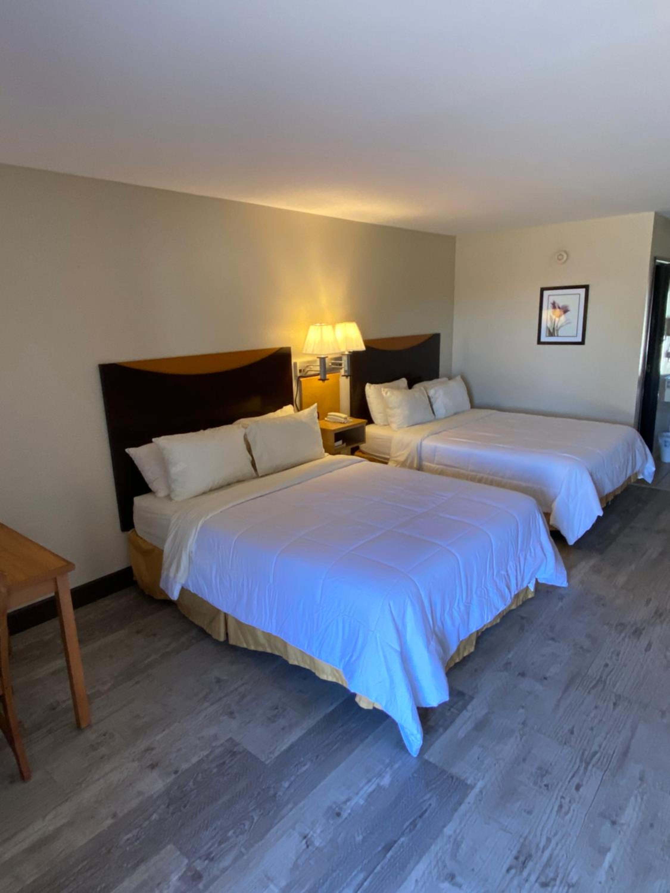 Four Winds Motel & RV Park