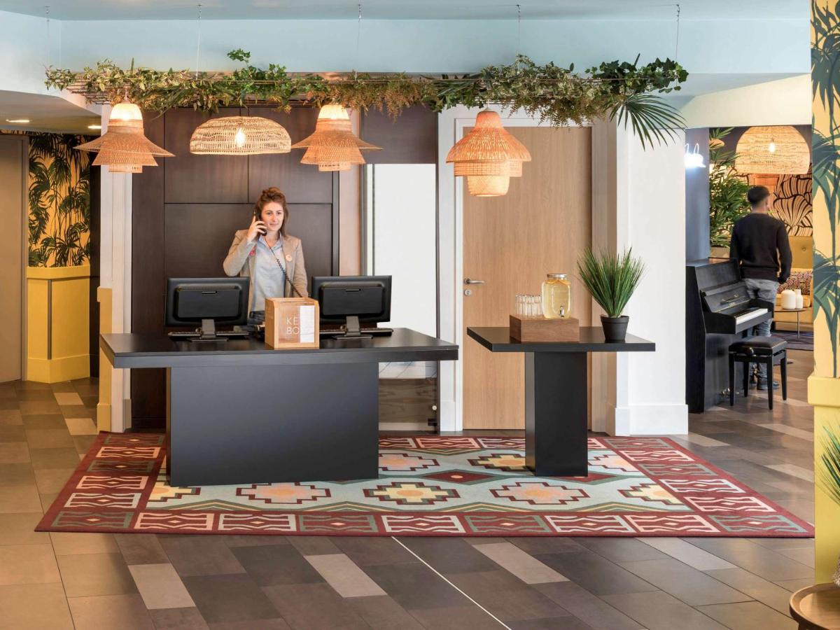 hotel reception