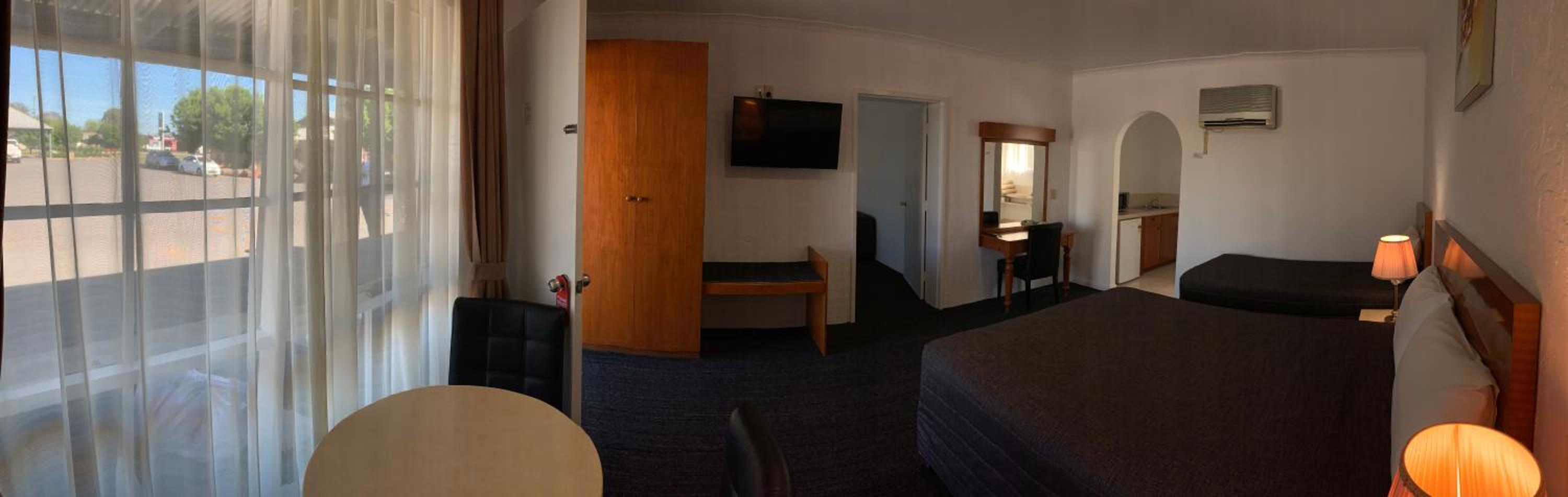 Photo 10