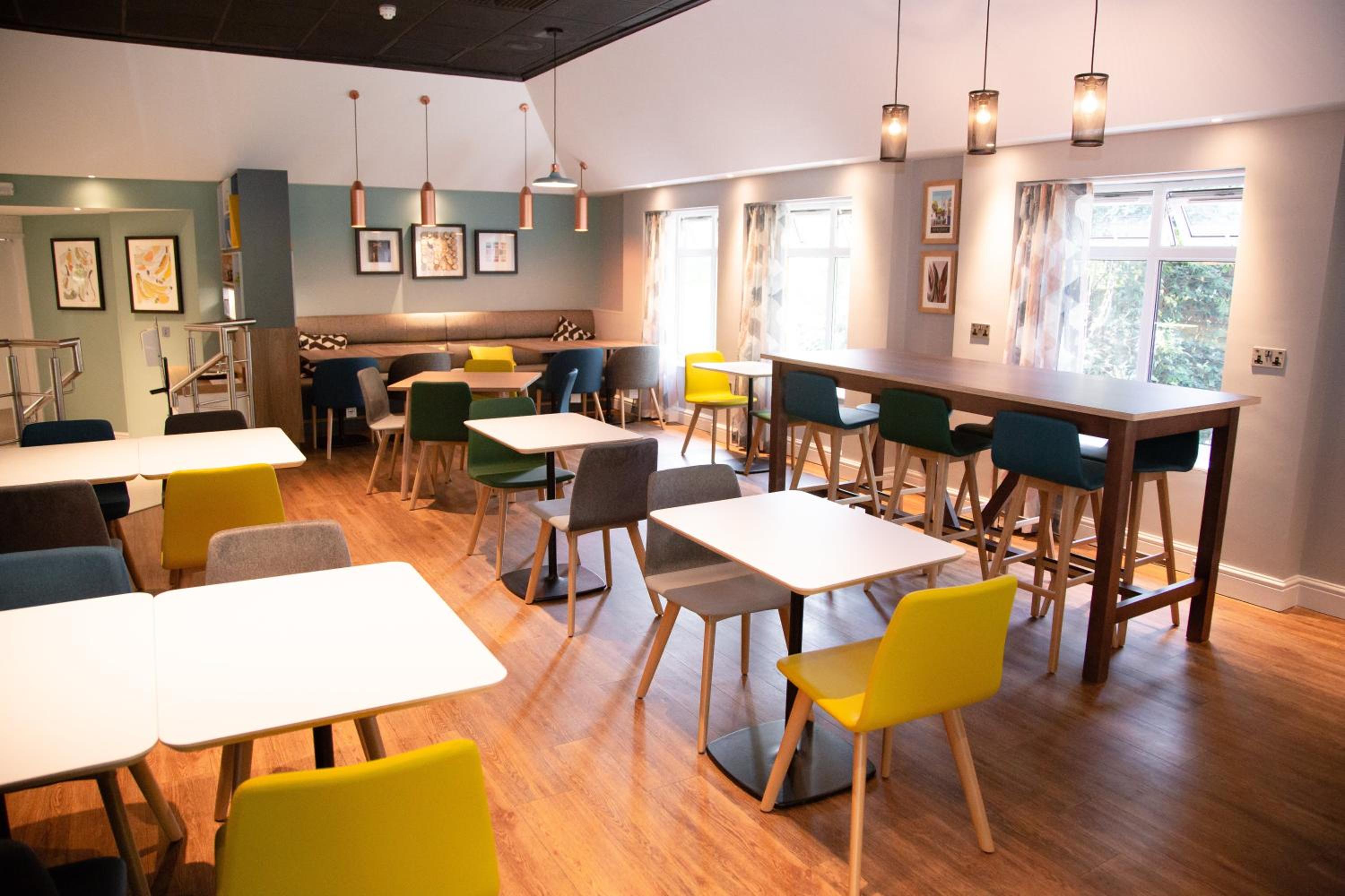 Ashford Vacations - Holiday Inn Ashford - North A20, an IHG Hotel - Property Image 8