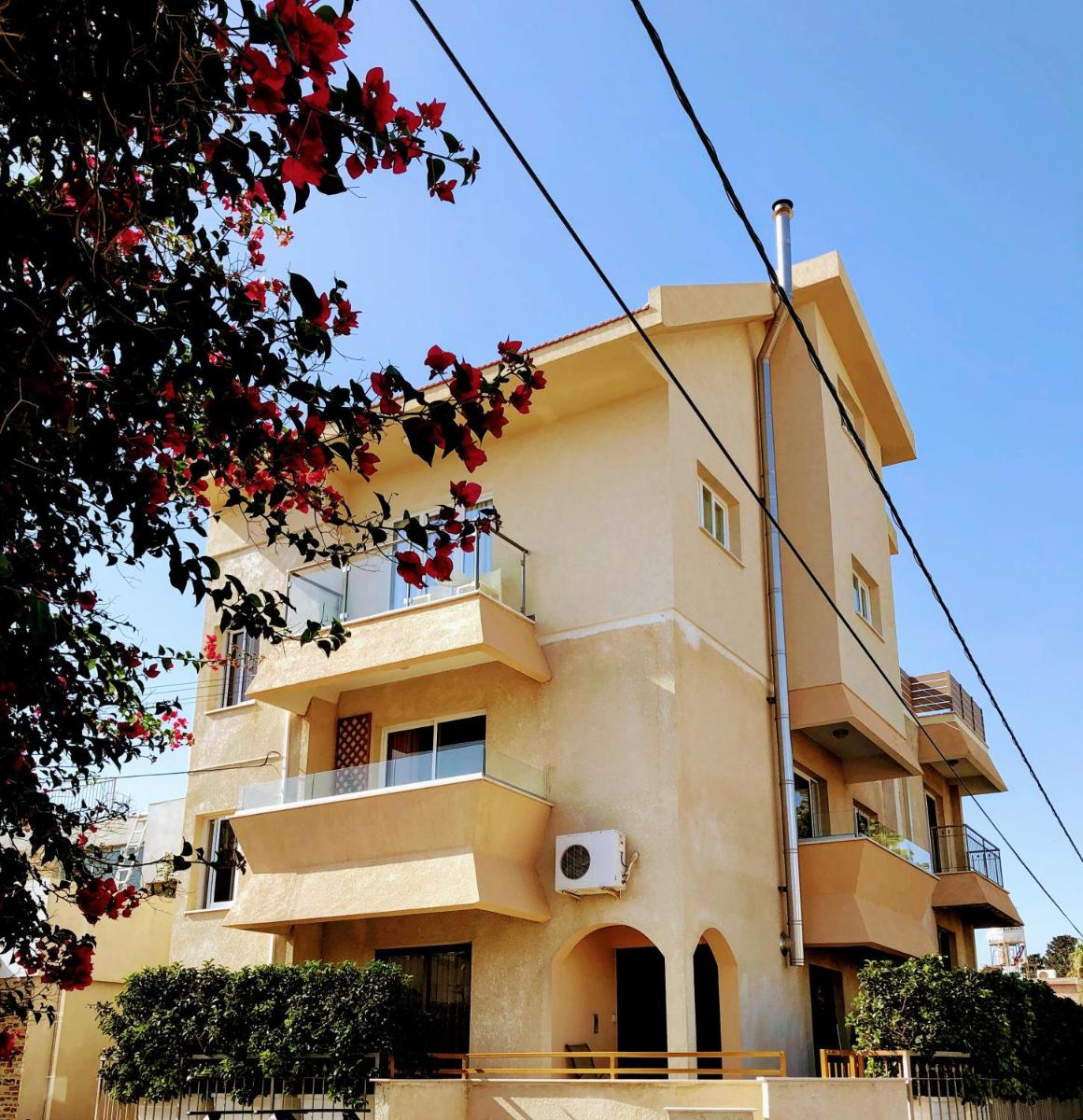 Silver Apartment