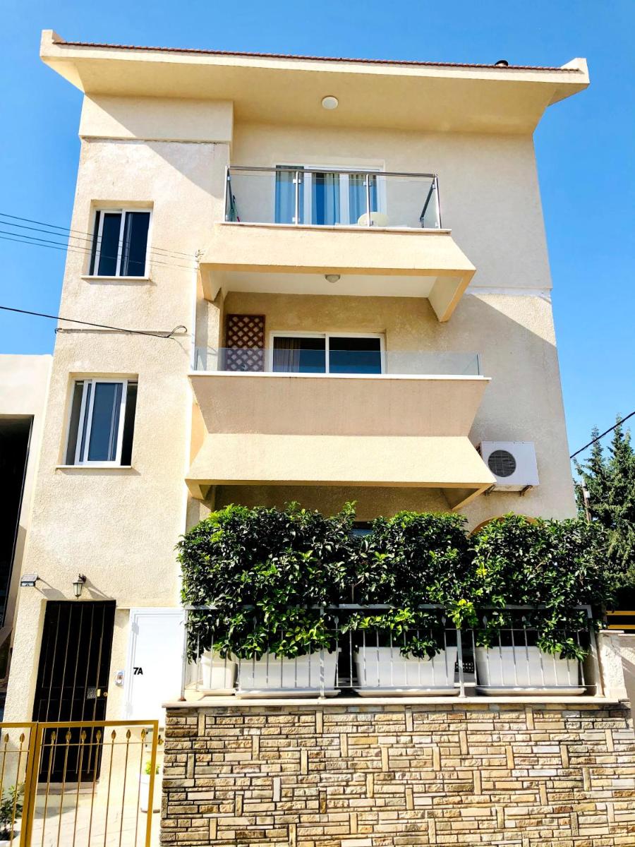Silver Apartment