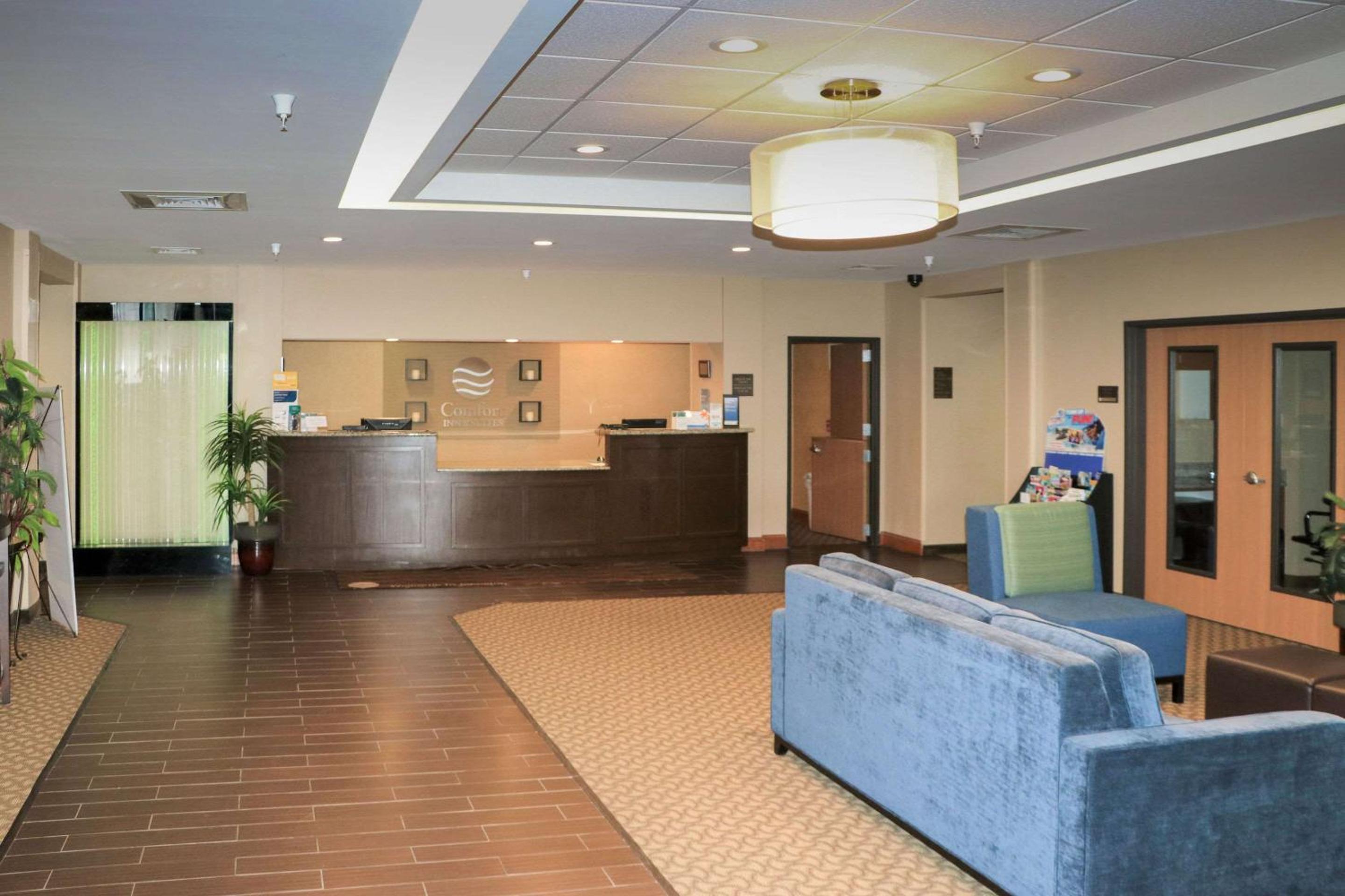 Sikeston Vacations - Comfort Inn  Suites Sikeston I-55 - Property Image 3