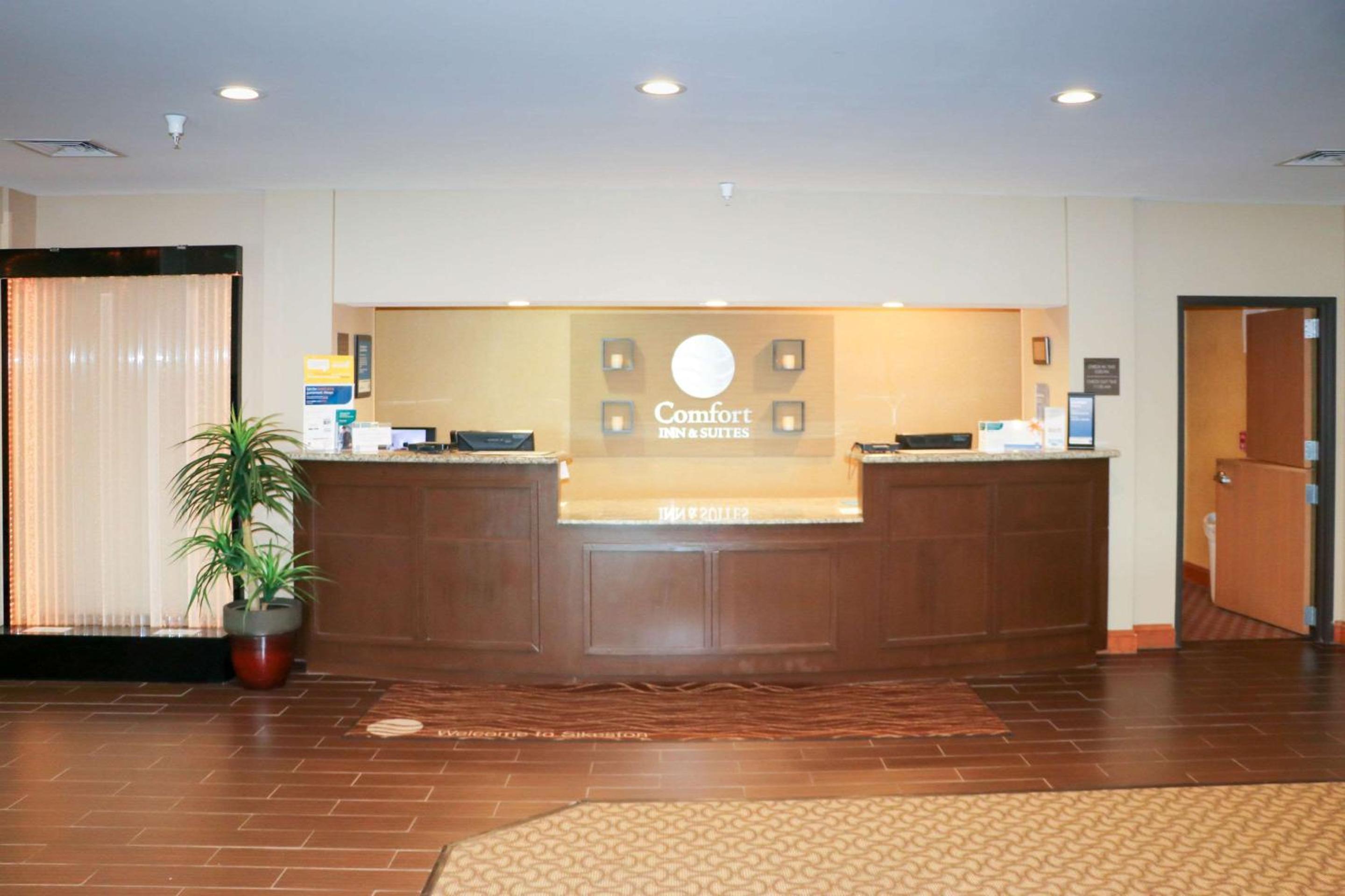 Sikeston Vacations - Comfort Inn  Suites Sikeston I-55 - Property Image 2