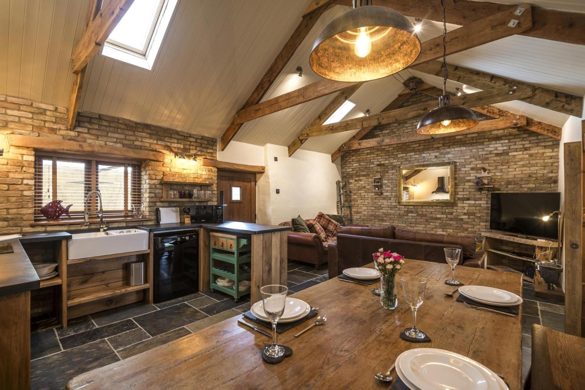 Lavender - Luxurious Barn Conversion - Blossom Farm view 2