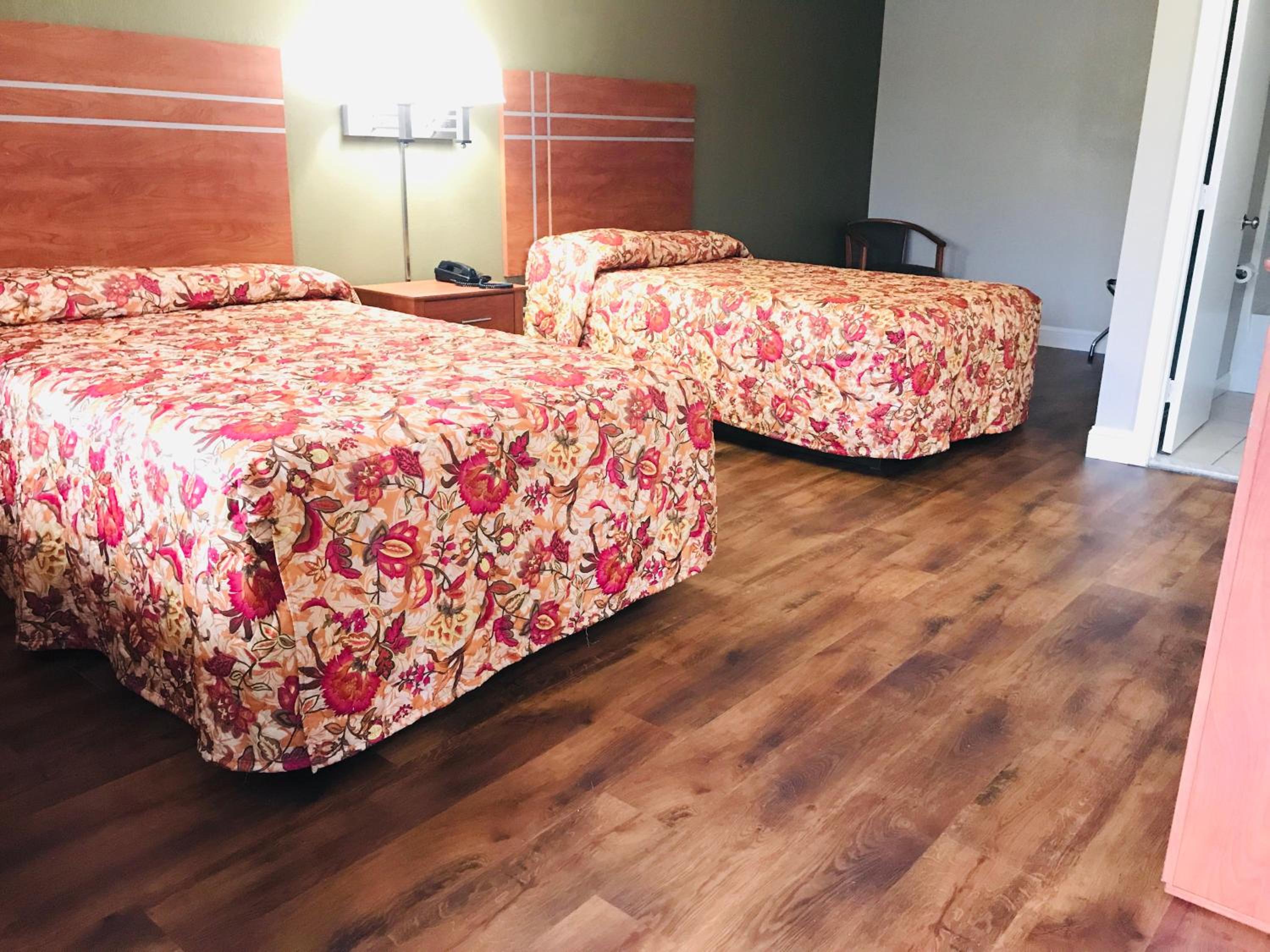 Red Roof Inn & Suites Swansea