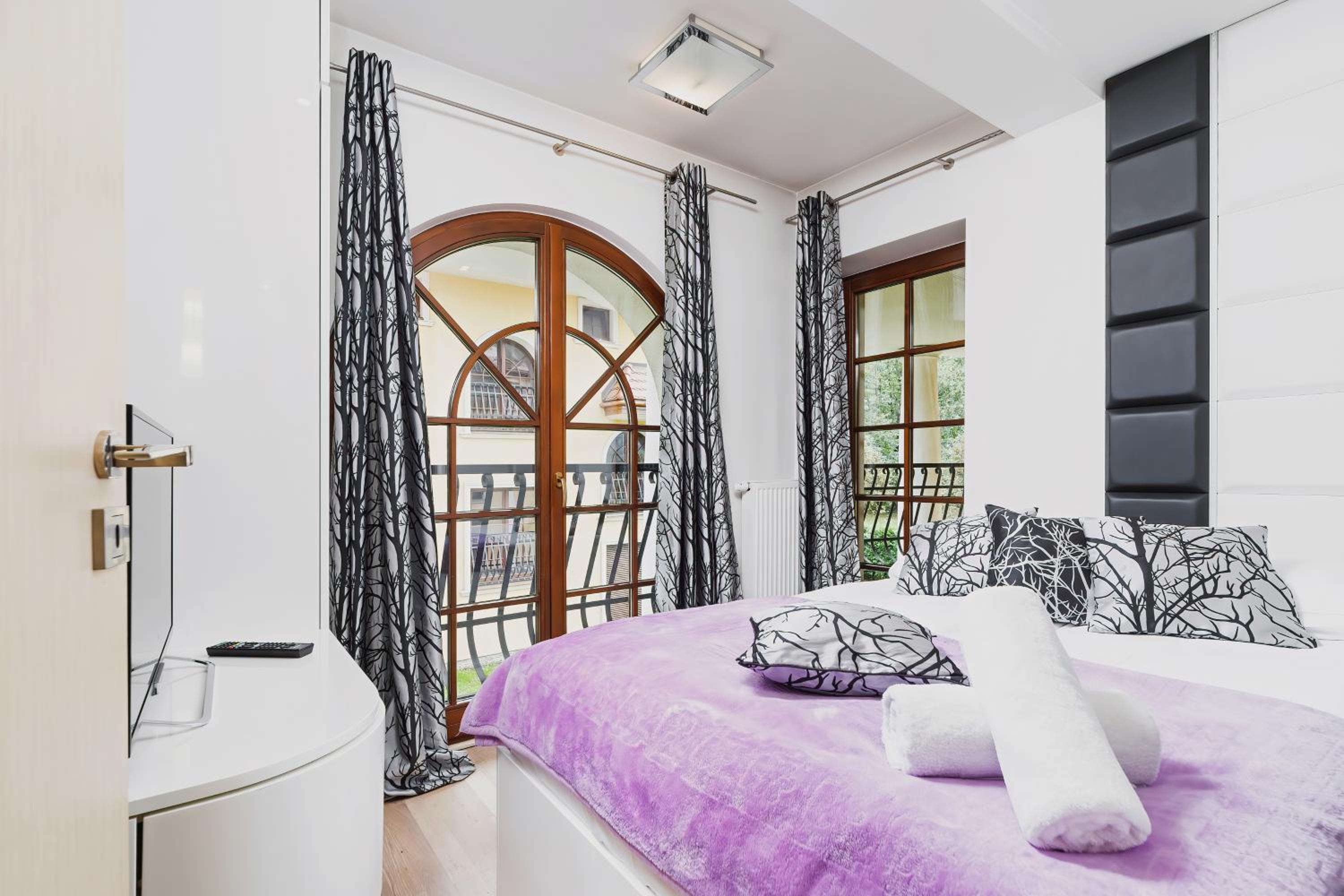 Apartament Neapol Rezydencja Sienkiewicza by Renters view 2