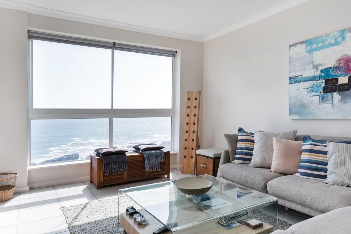 Stunning Views, the Sea & Table Mountain! view 5