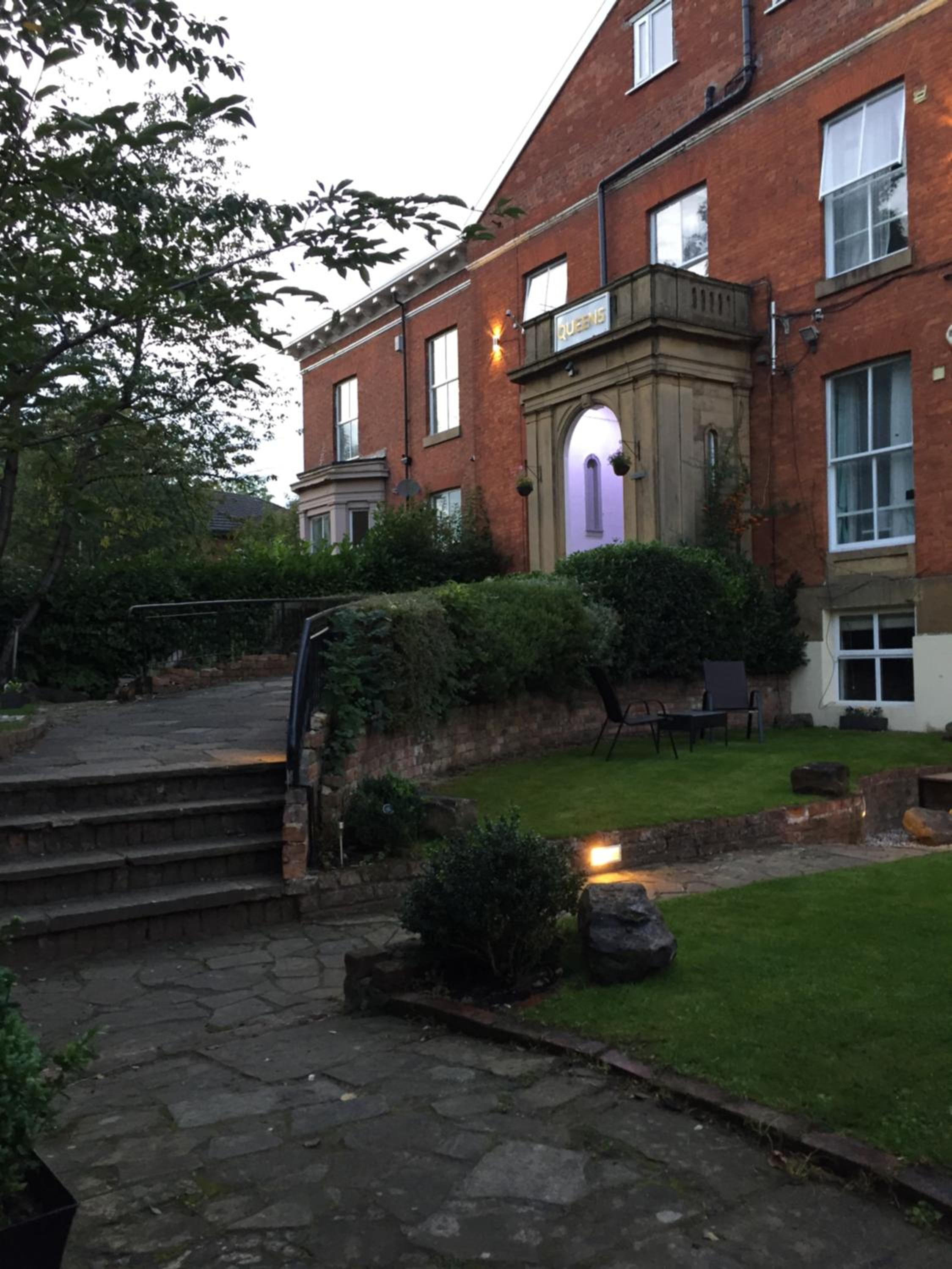 Queens Guesthouse Manchester