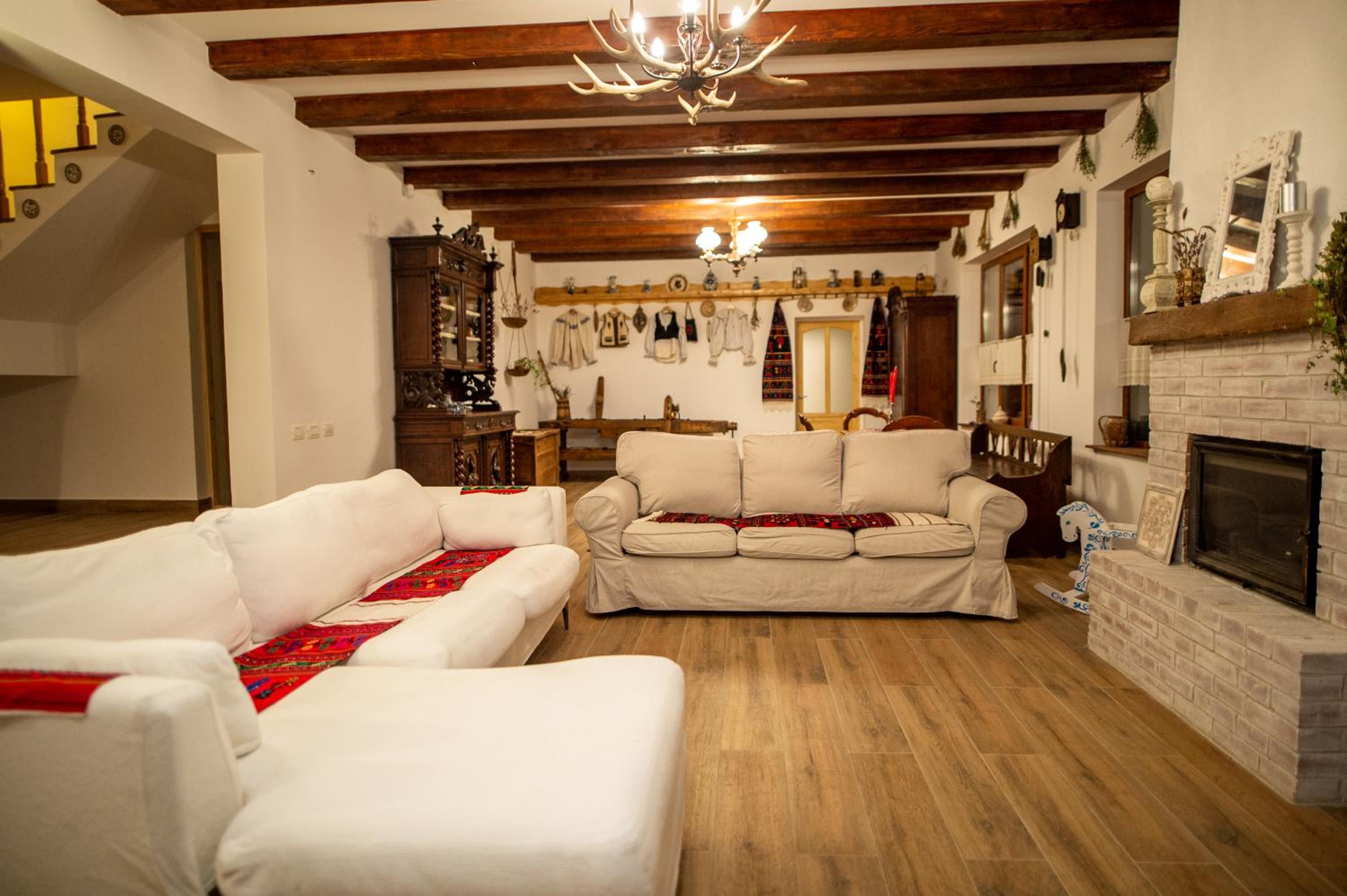 Casa de sub Munte view 4