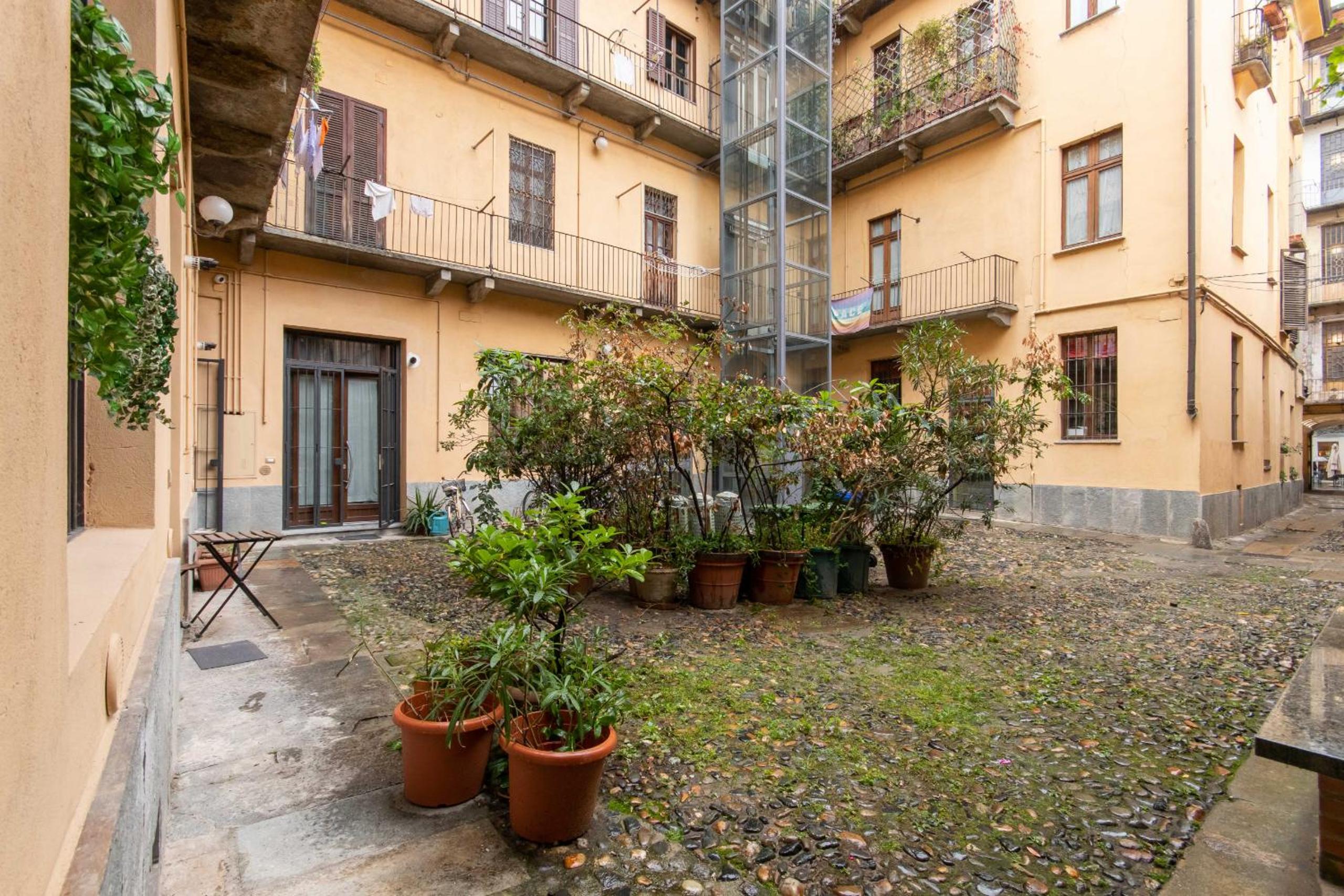 Charming Studio near Piazza Castello by Wonderful Italy view 2