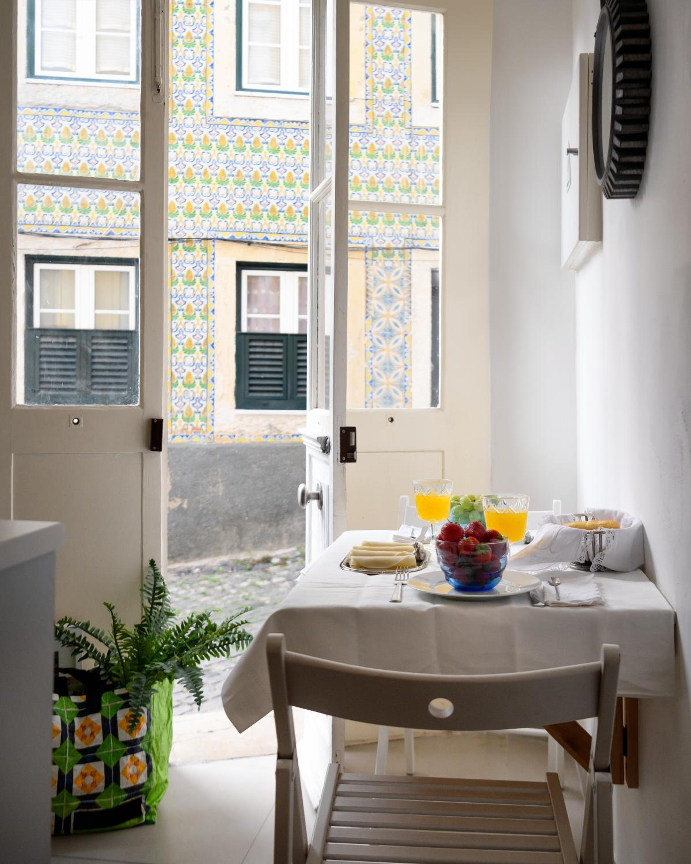 Alfama Yellow House