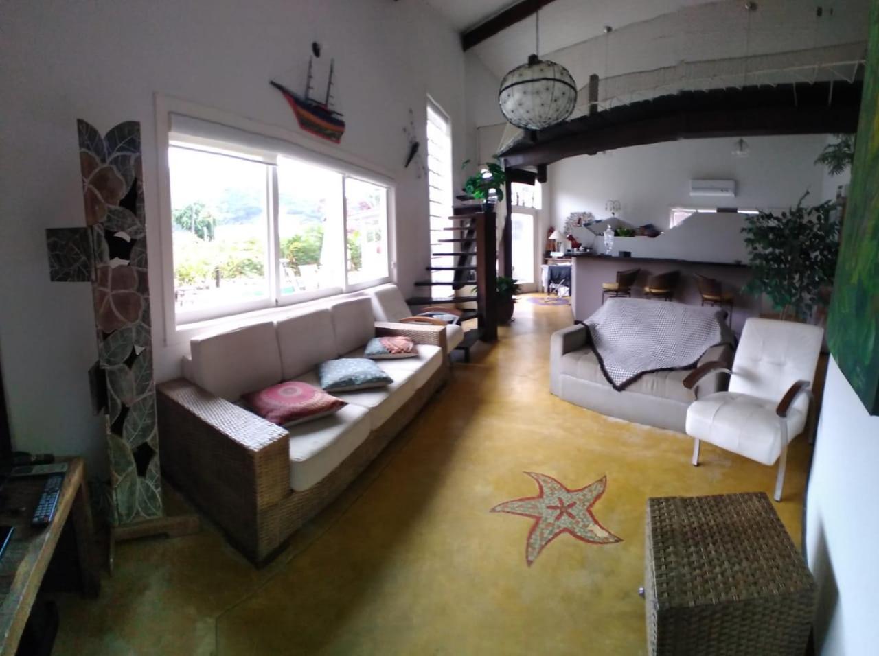 Casa com piscina ubatuba