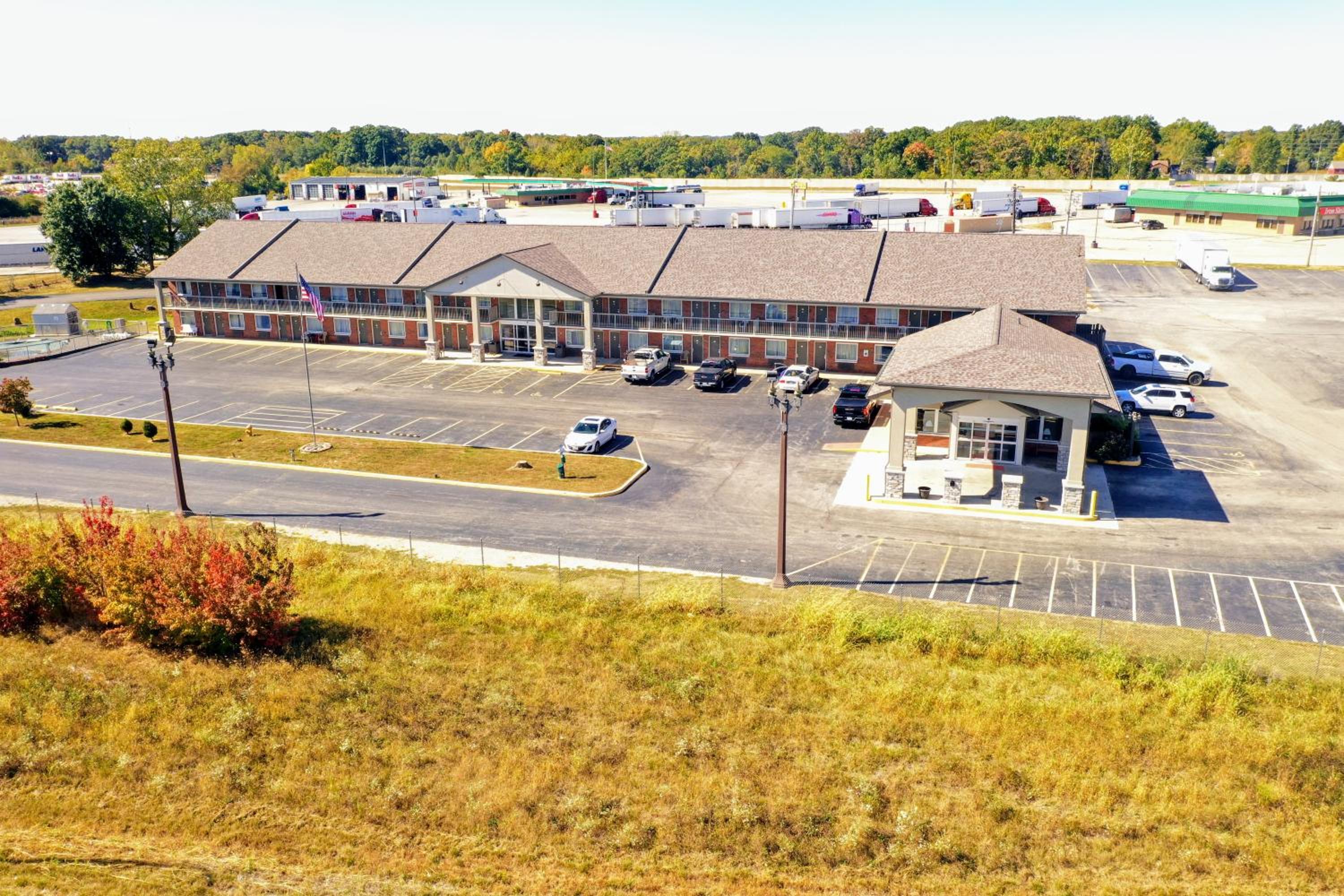 Effingham Vacations - Baymont by Wyndham Effingham - Property Image 2