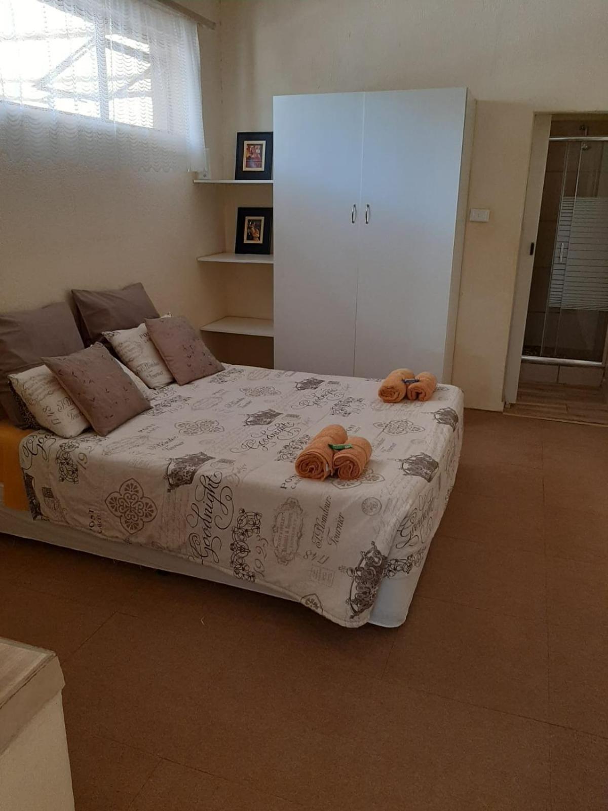 Aloes Bush Stay - Image 3