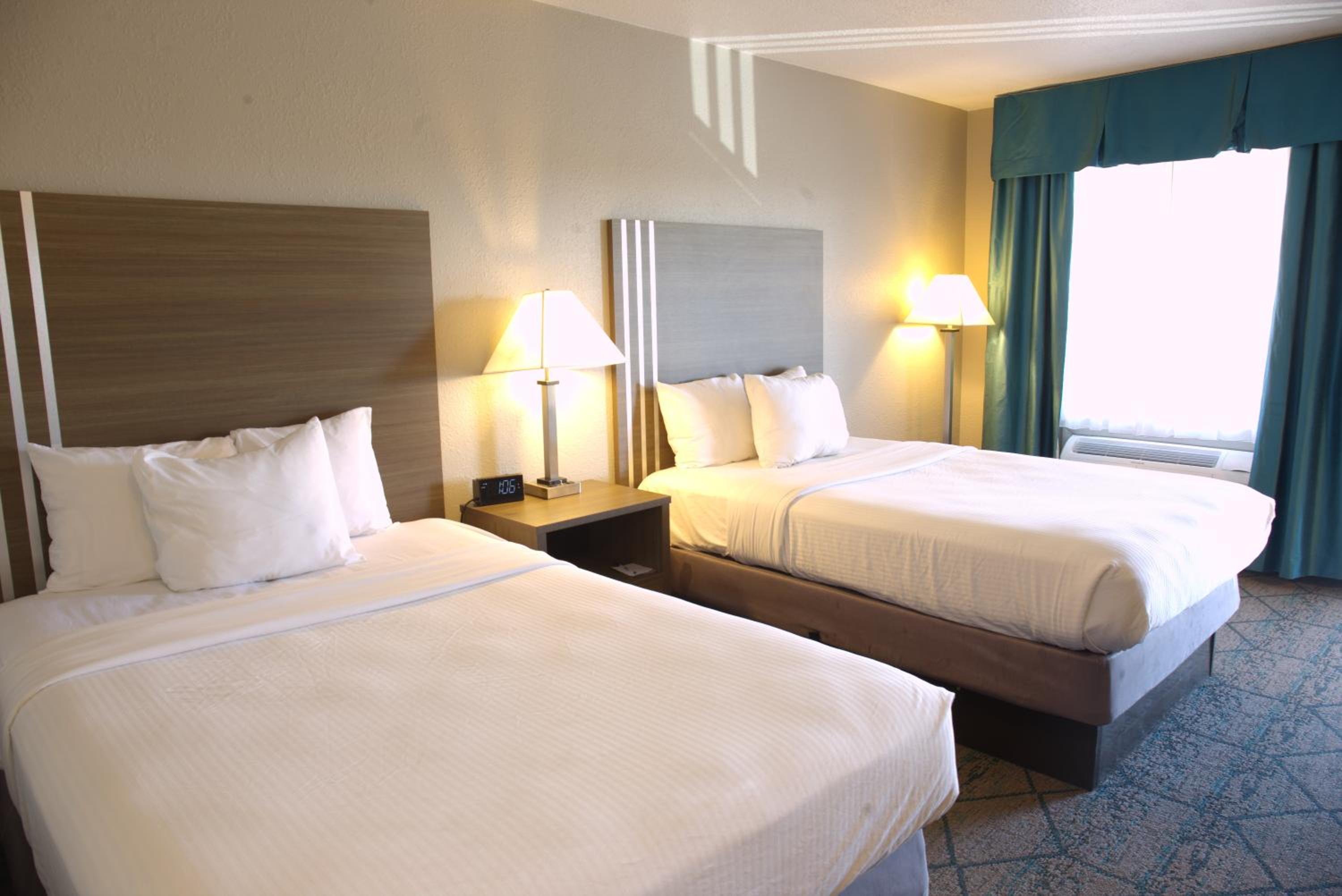 Effingham Vacations - Baymont by Wyndham Effingham - Property Image 3