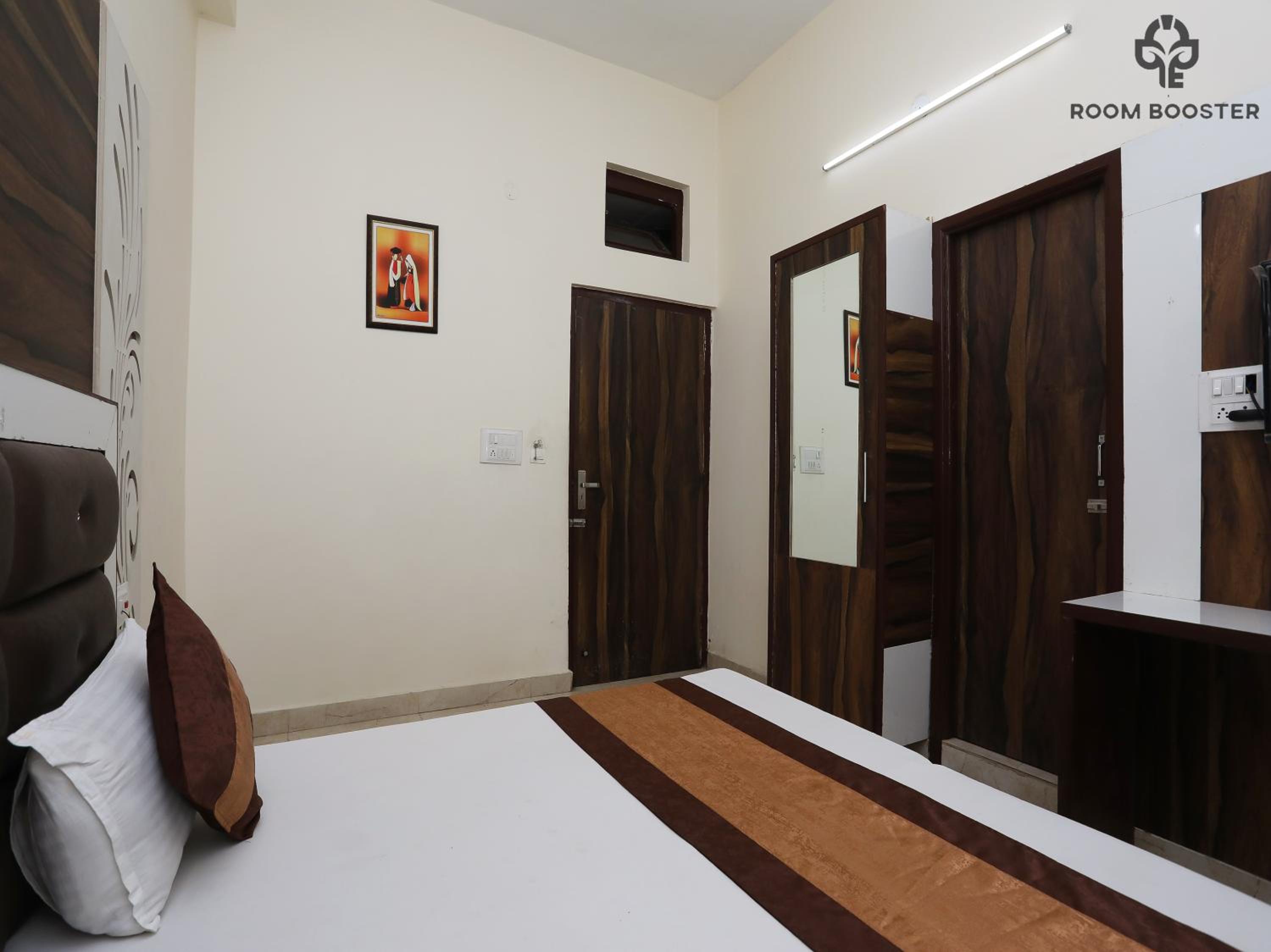 Hotel Sehmi's Best Rest Inn