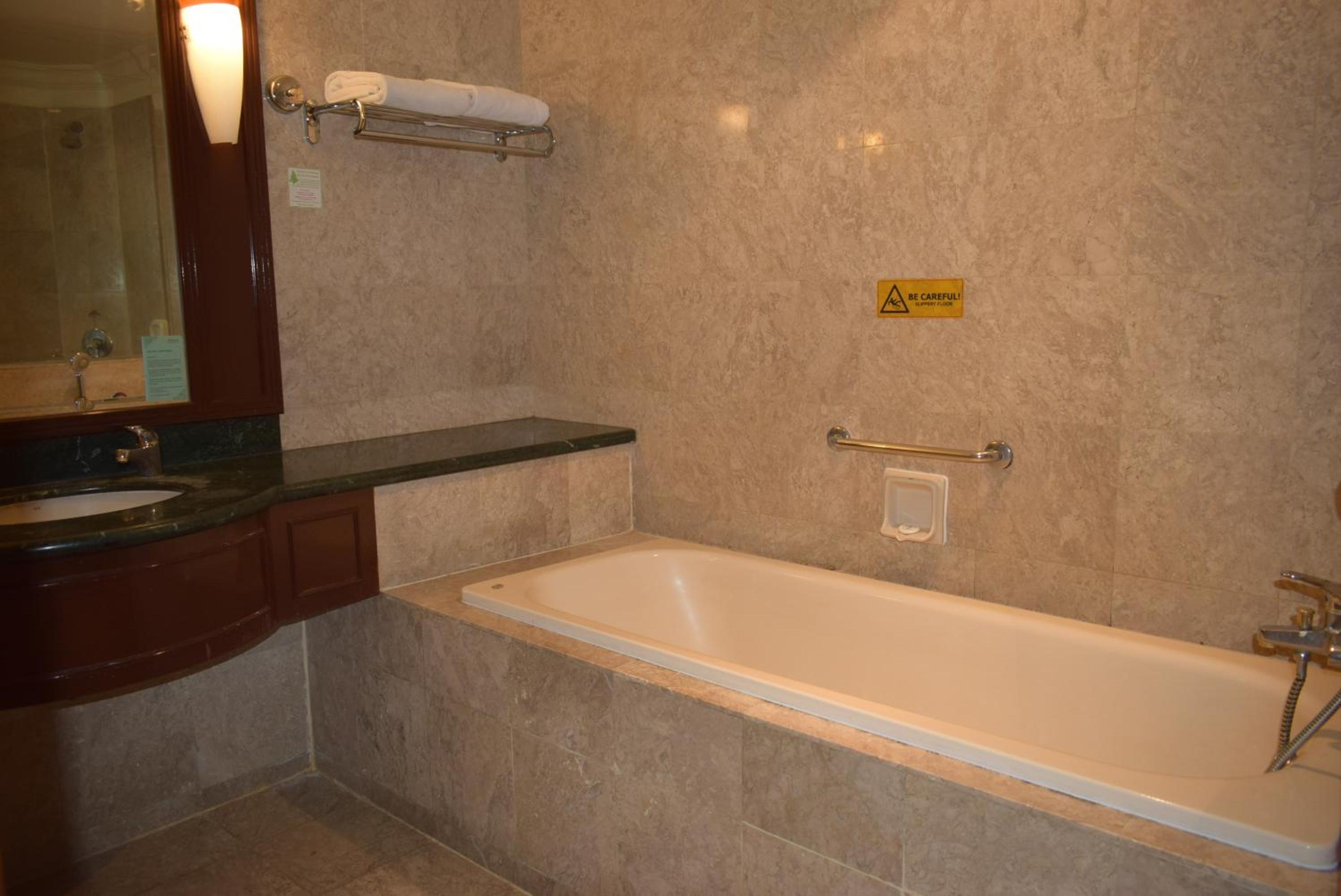 Grand Service Apartment @ Times Square photo 5