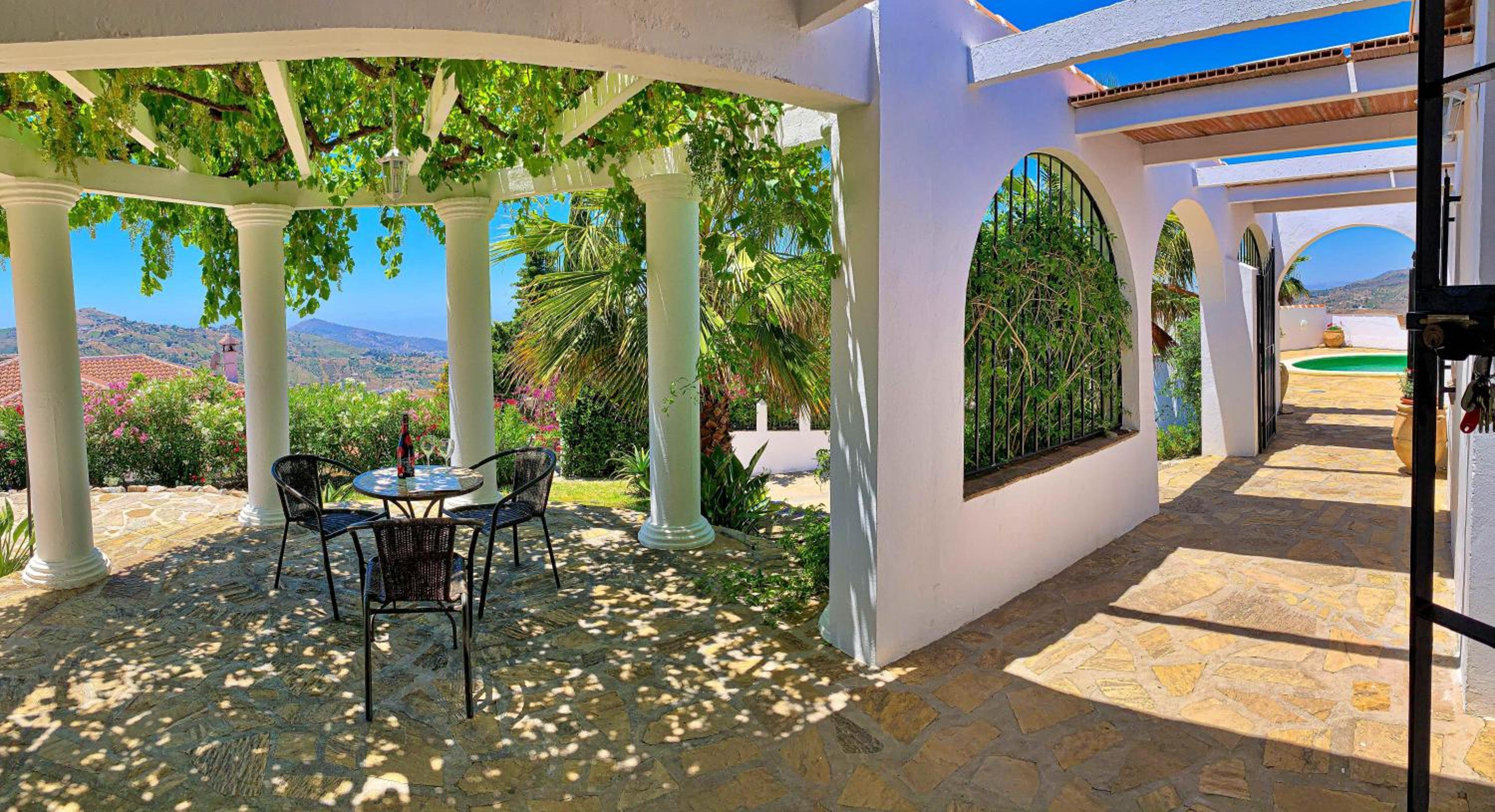 Casa Rural Boas, con vistas impresionantes, Barbacoa en Cómpeta by CostaDelSolEscapes