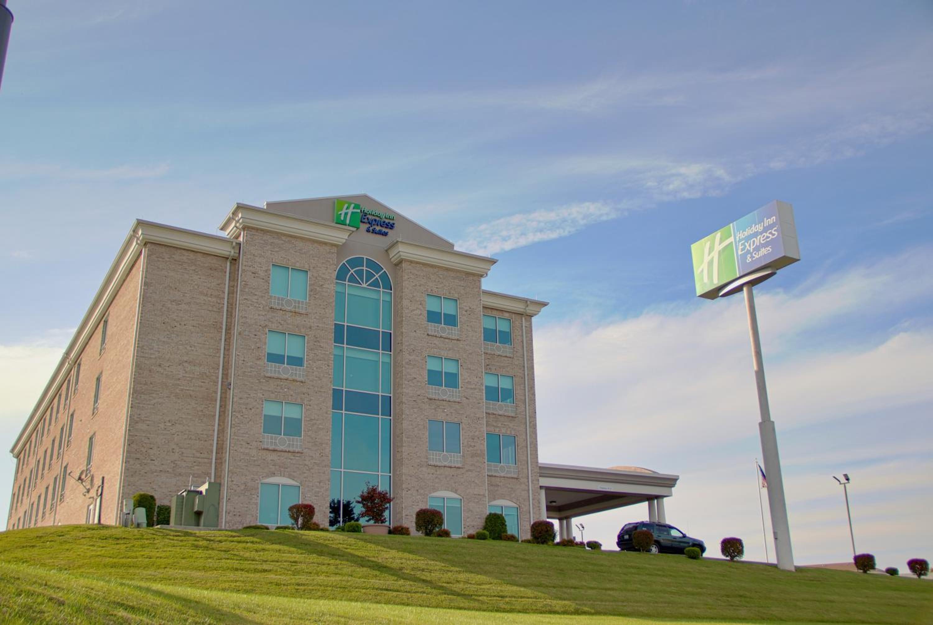 Somerset Vacations - Holiday Inn Express Hotel  Suites Somerset Central, an IHG Hotel - Property Image 26