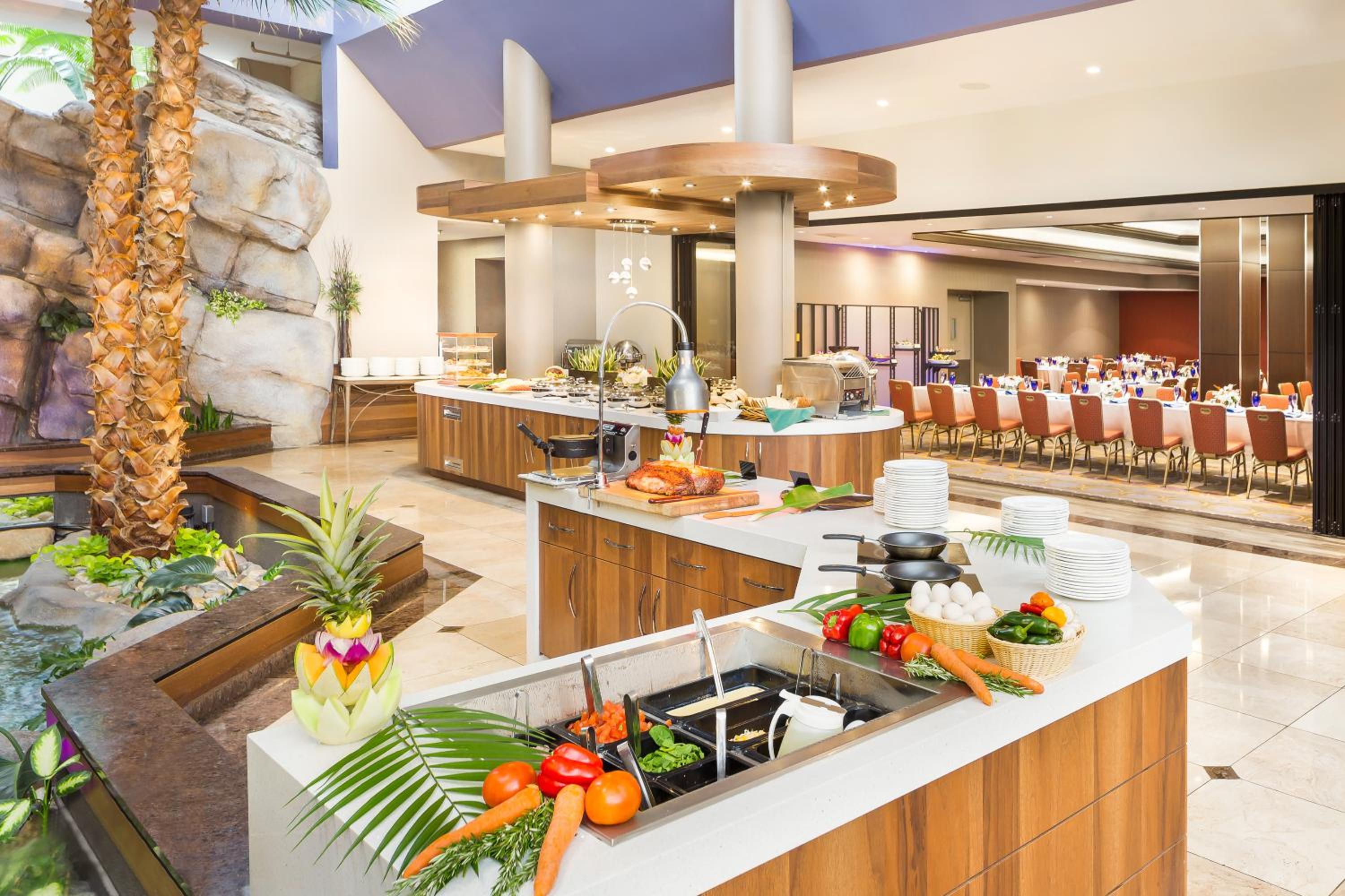 San Francisco Vacations - Crowne Plaza Hotel Foster City-San Mateo, an IHG Hotel - Property Image 2