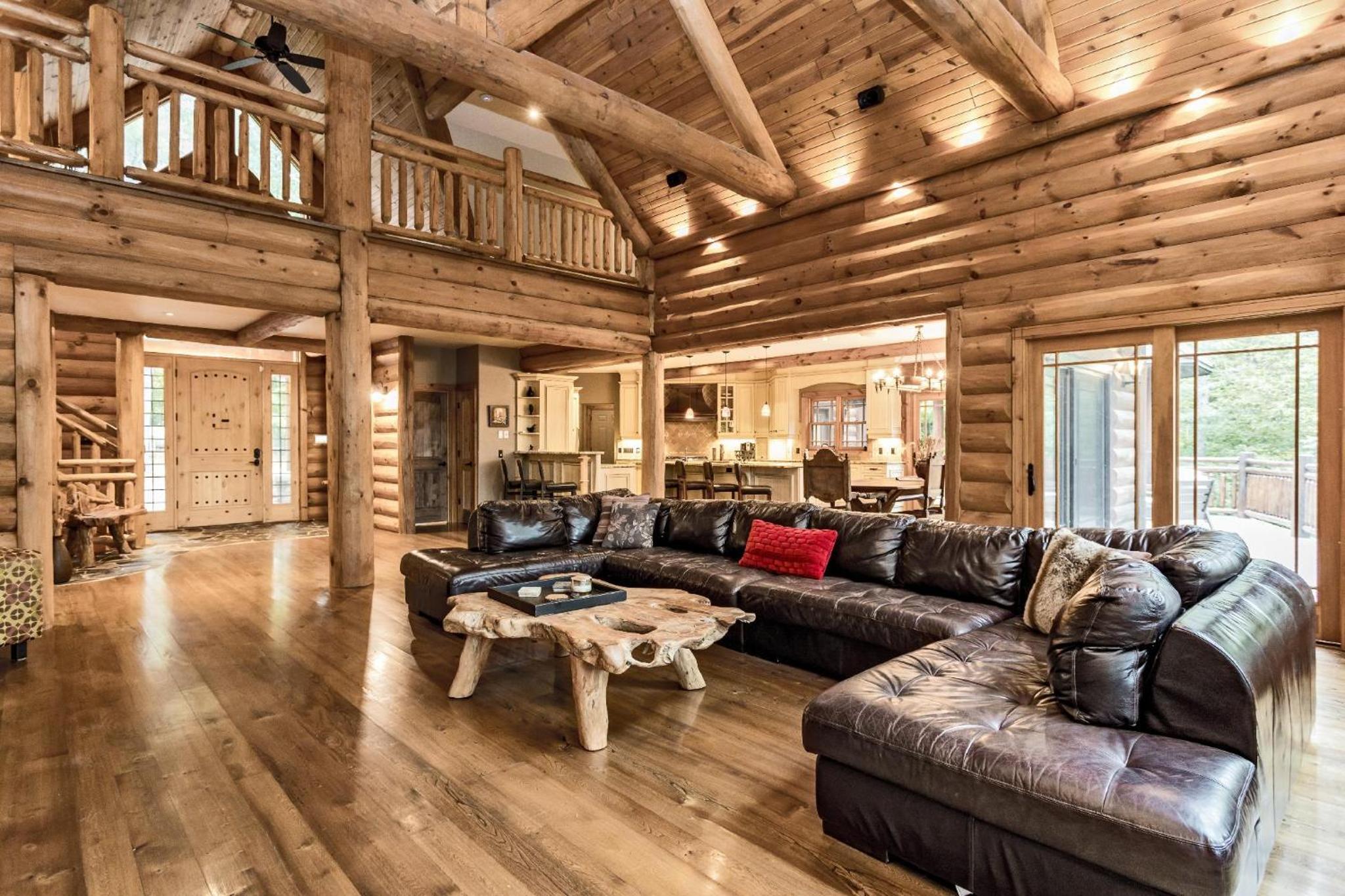 Large Luxury Lakefront Cottage Calabogie