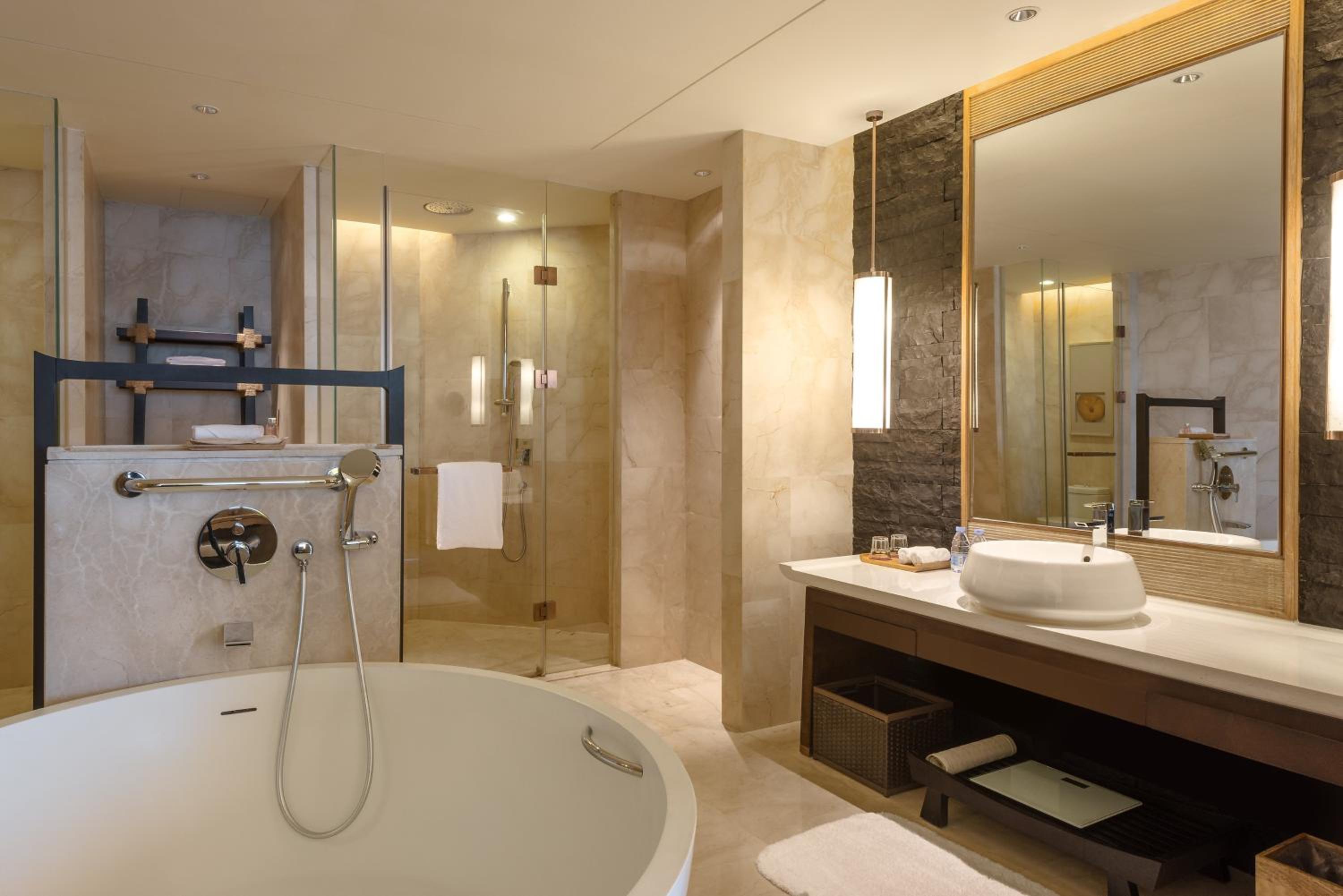 Crowne Plaza Hailing Island by IHG