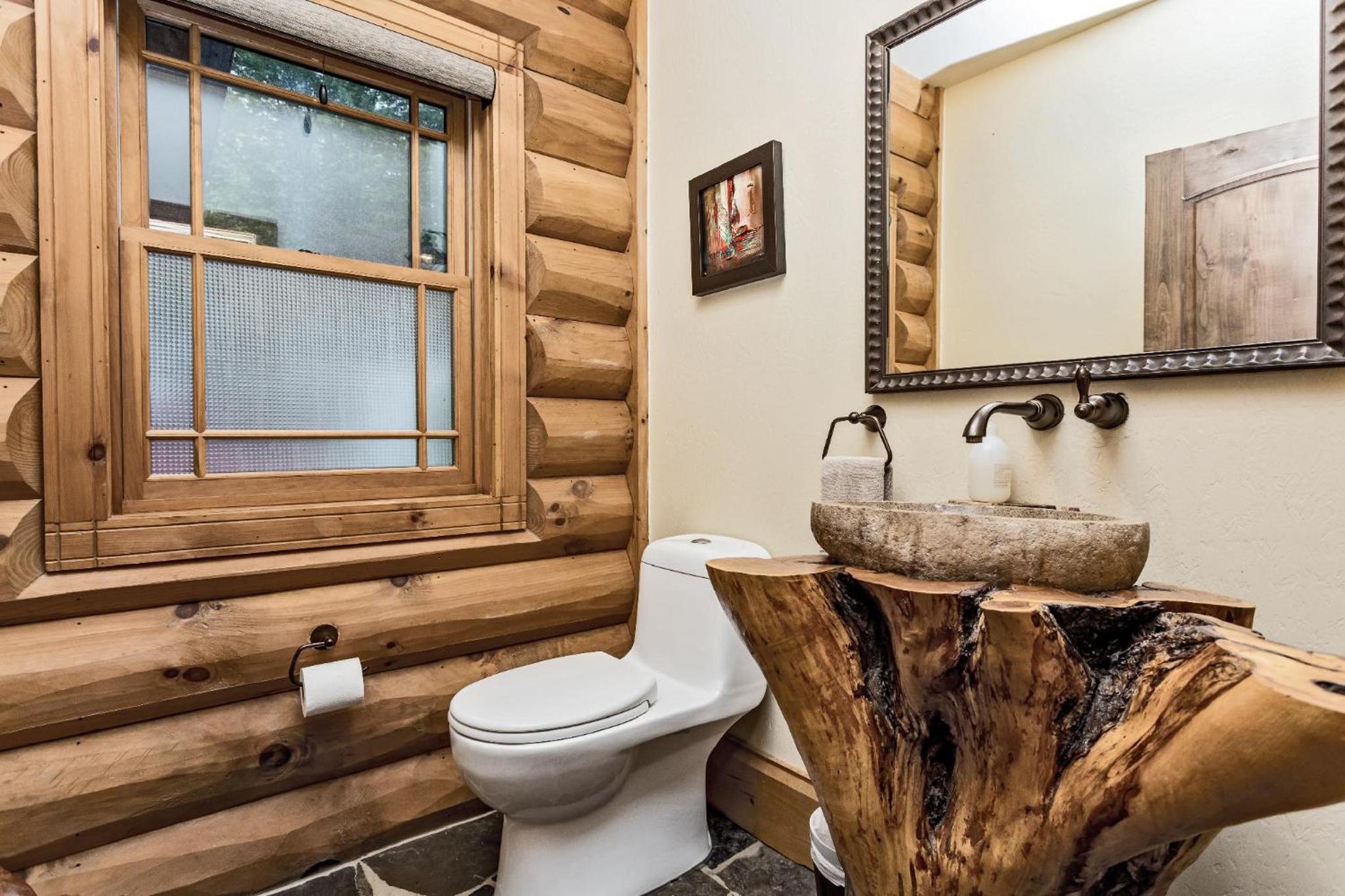 Large Luxury Lakefront Cottage Calabogie