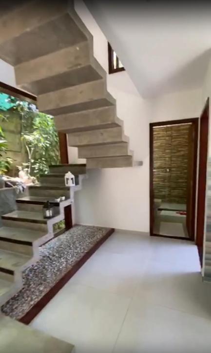 Casa moderna perto do mar