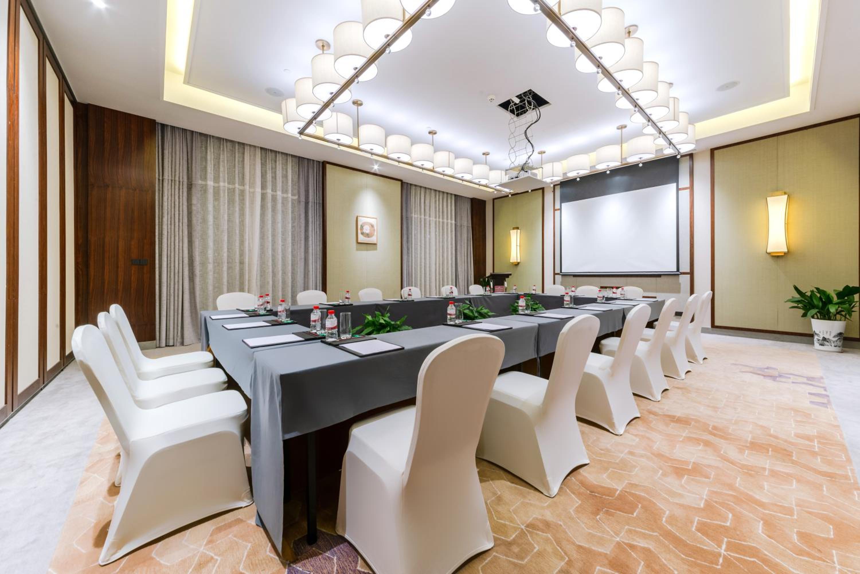 Howard Johnson Neodalle Resort Zhangjiajie