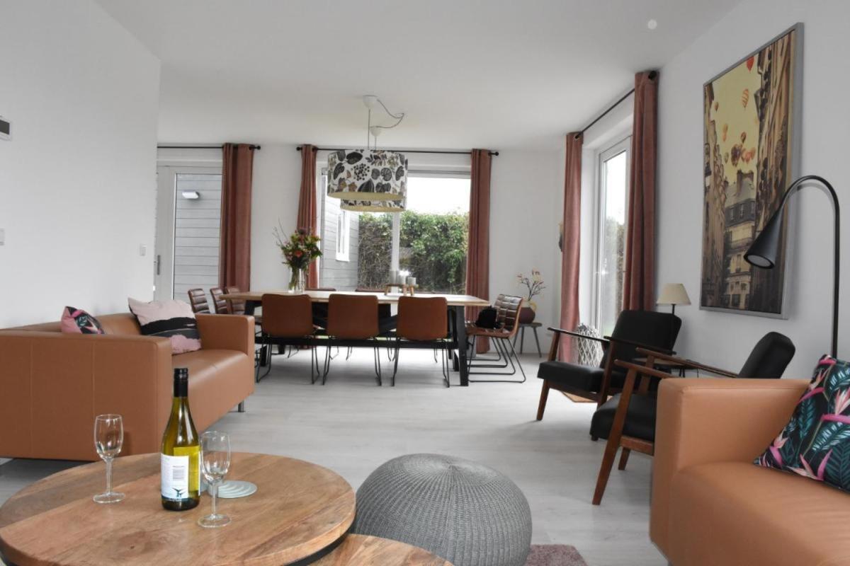 Große Familienvilla mit privat innen Jacuzzi & Sauna