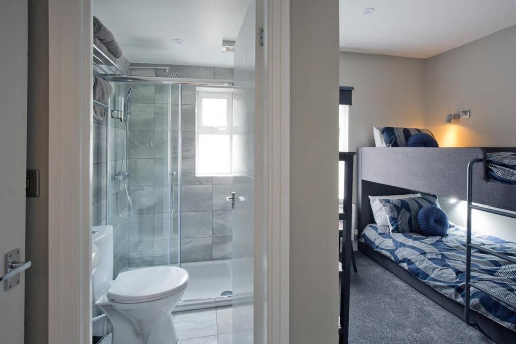 Blackbird Luxury 2 Bed Accomodation Room 8 view 4
