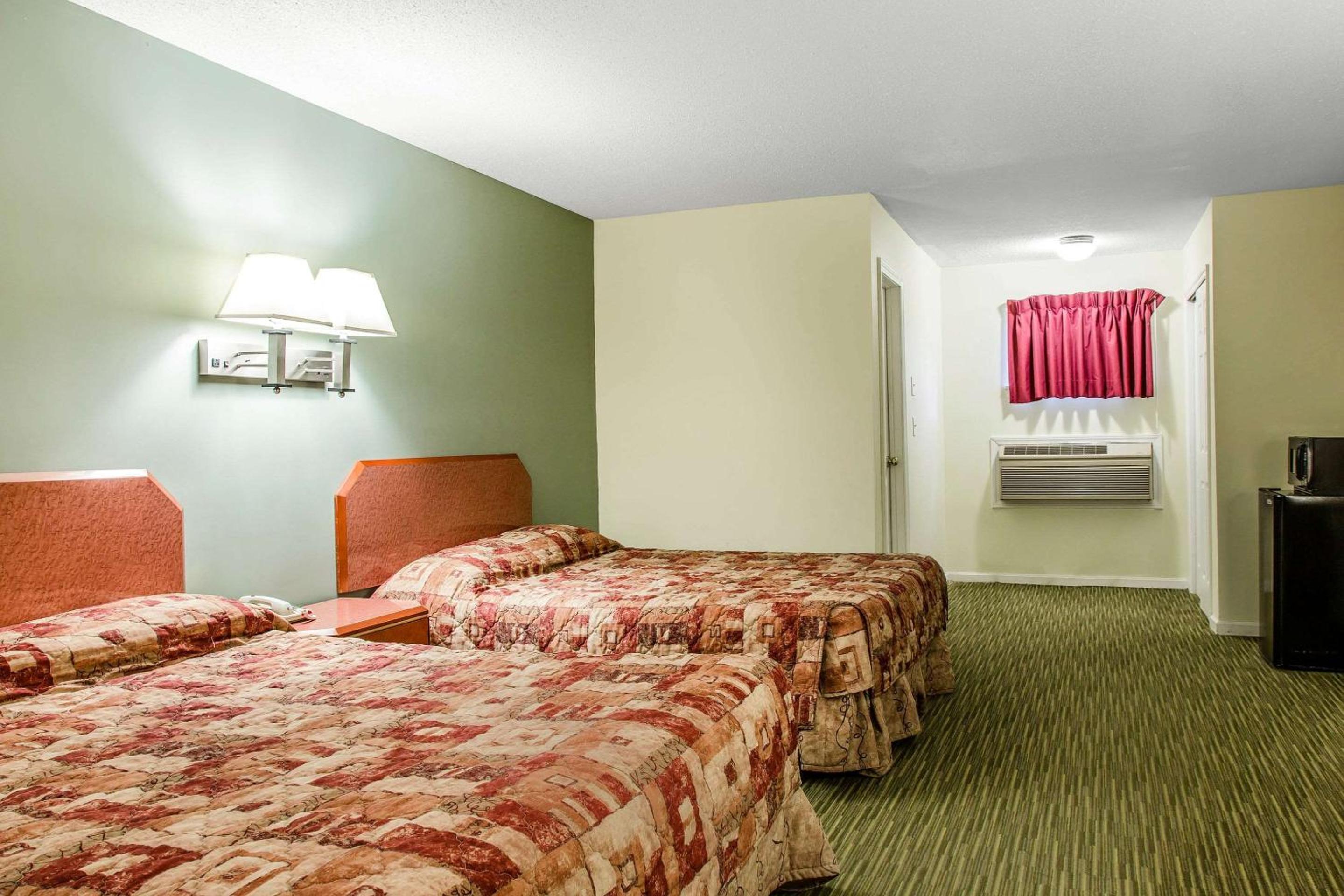 Rodeway Inn Groton - New London