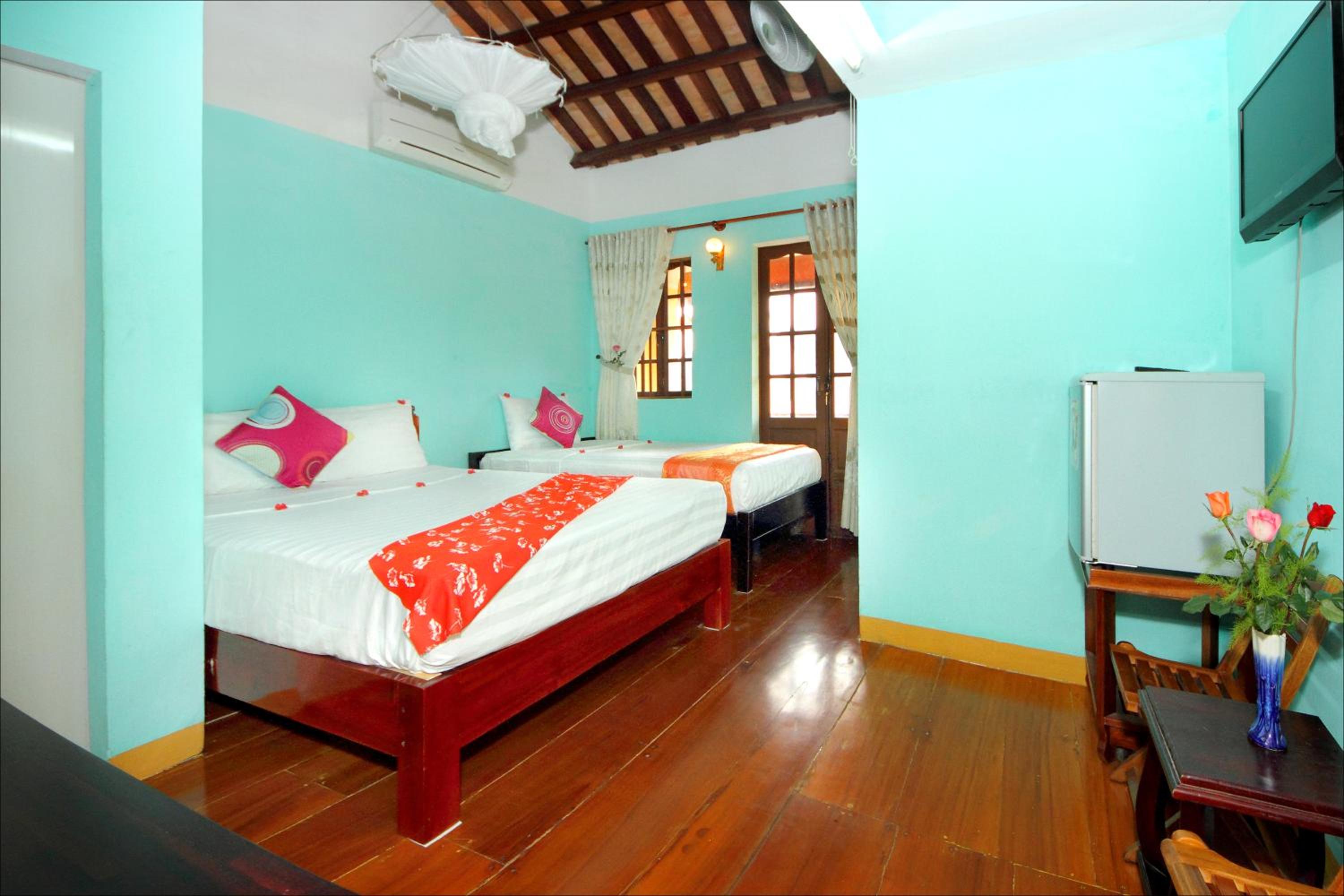Nha Lan Homestay