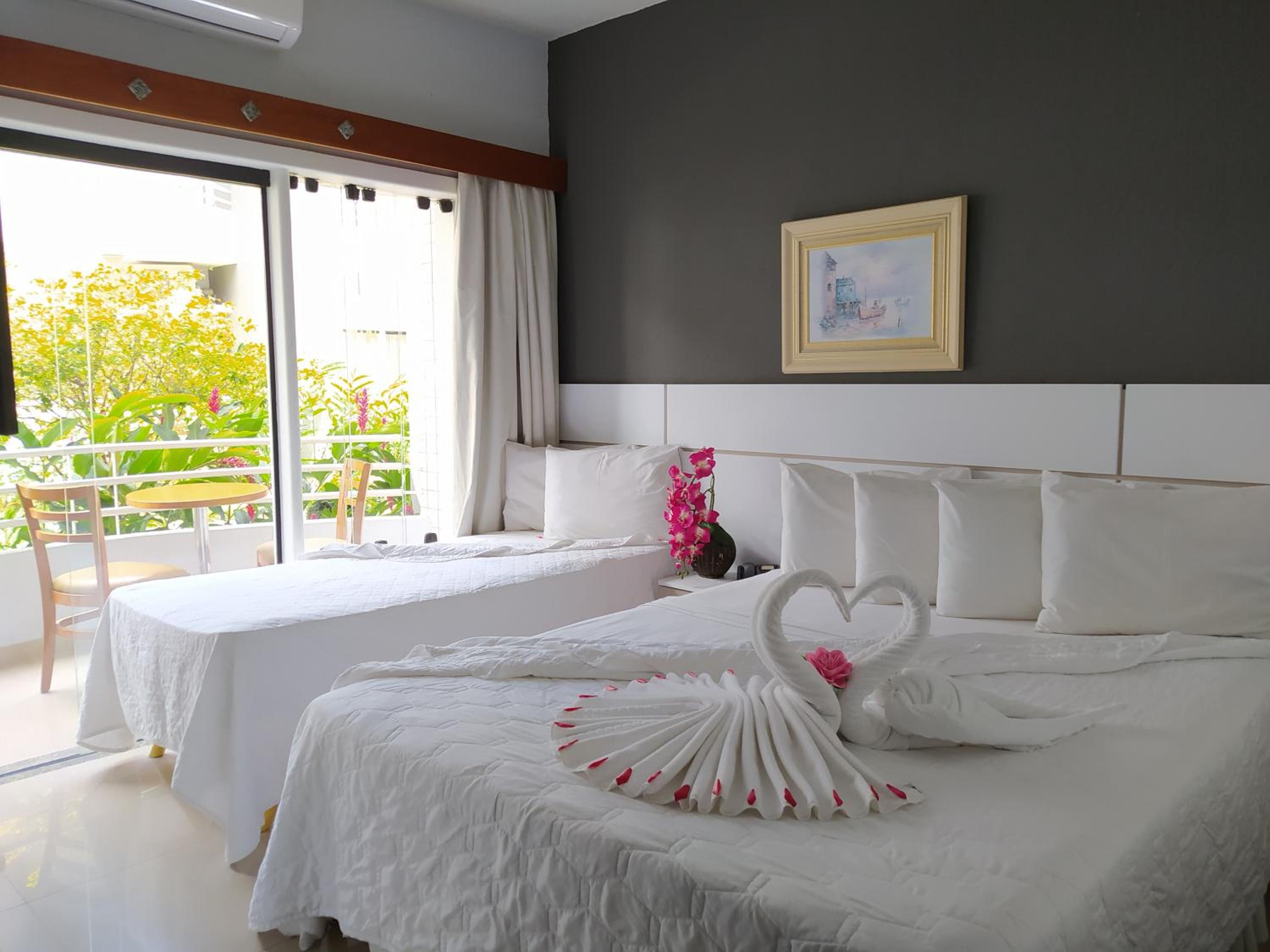 Hotel Porto Nápolis, hotel con piscina en Eunápolis — hotel room