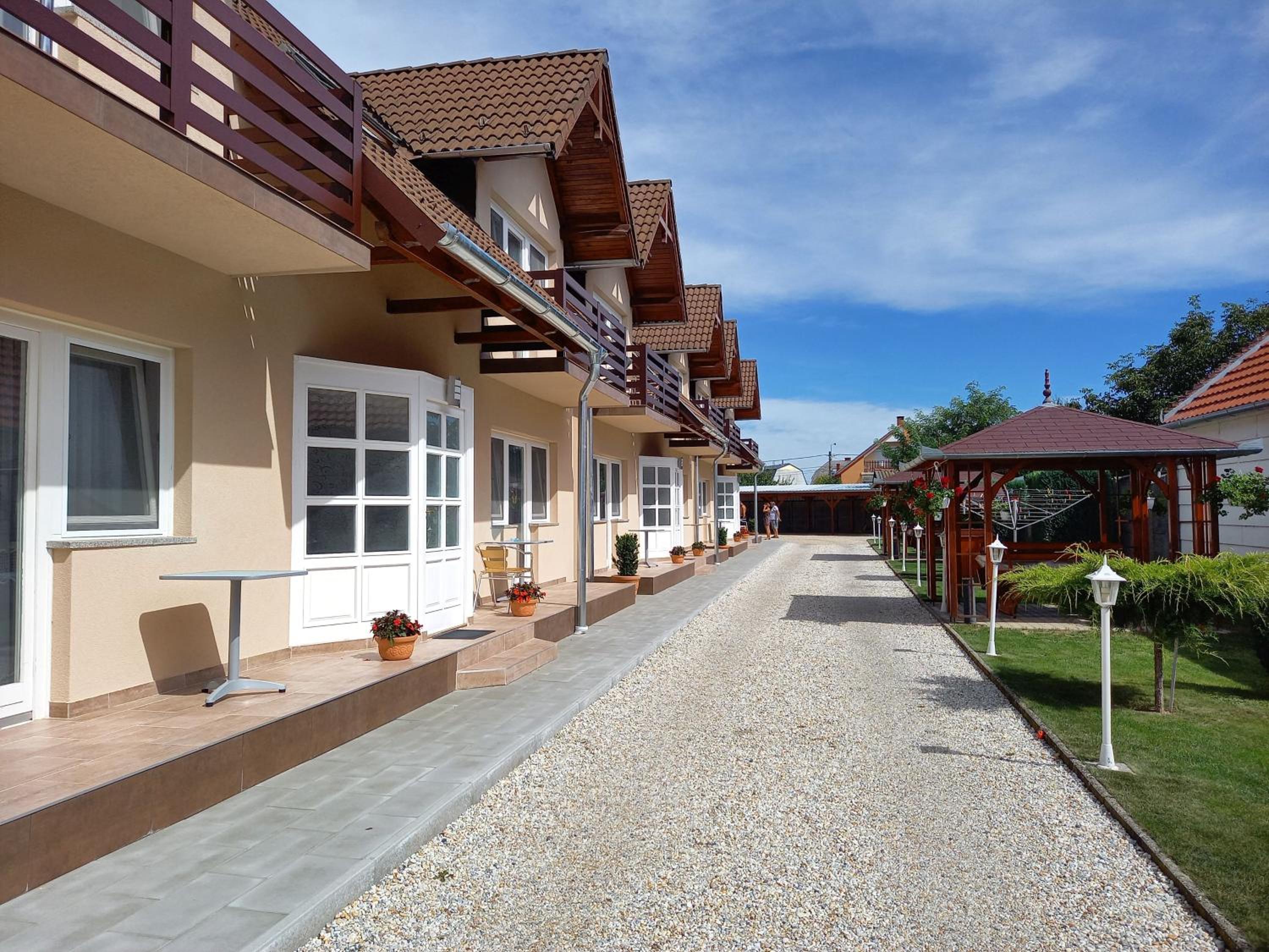 Petrovics Apartmanház 1