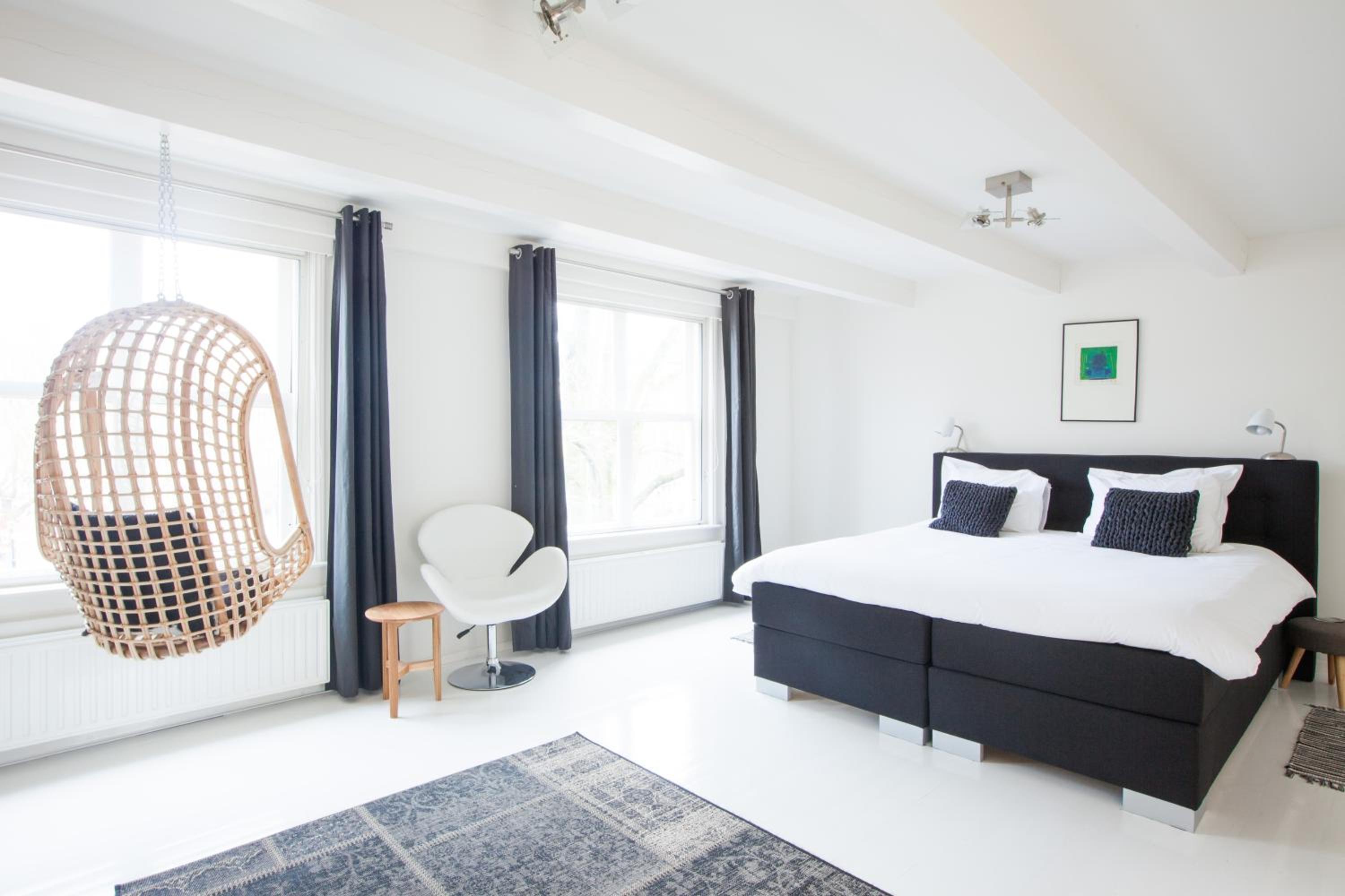 Mokum Suites
