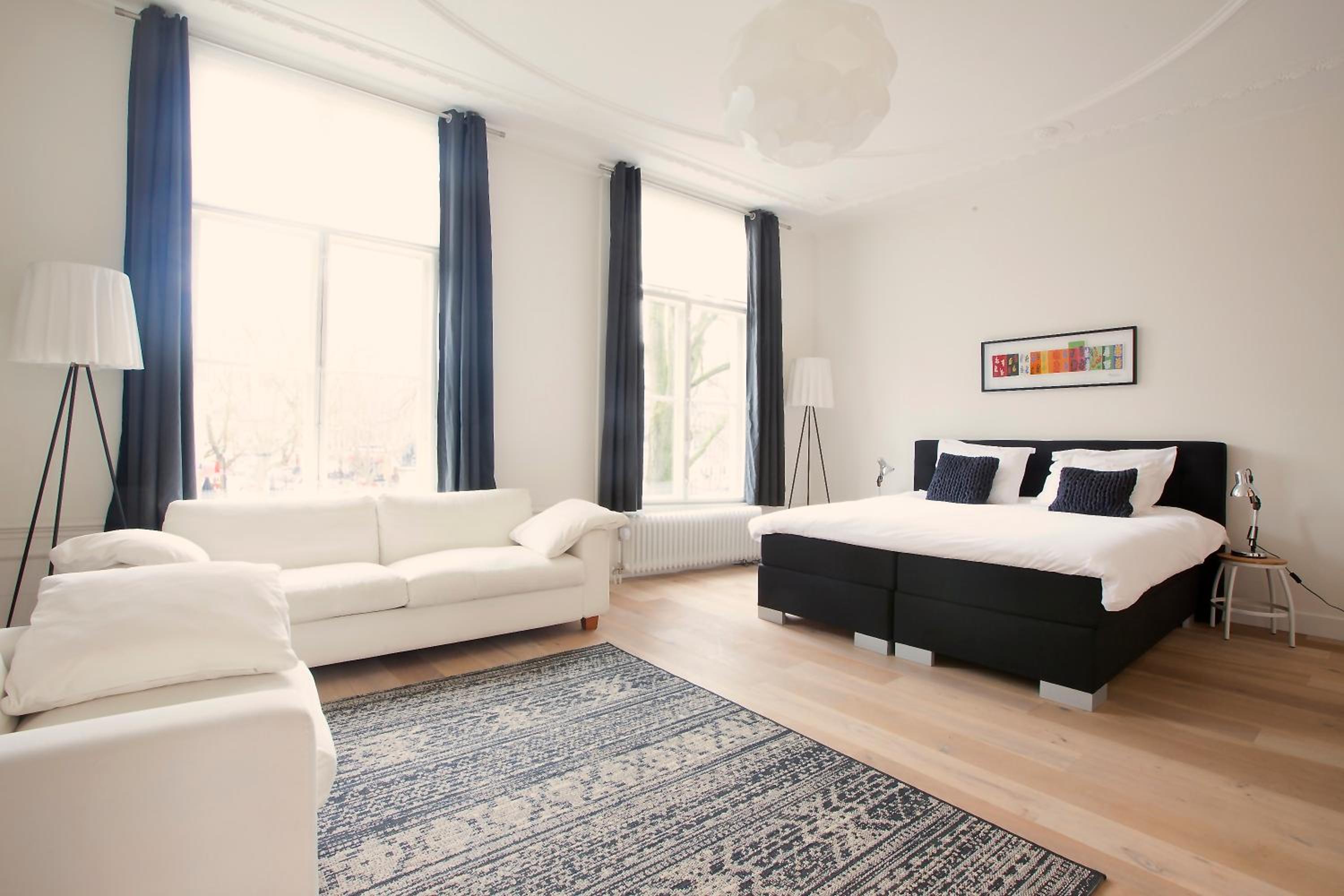 Mokum Suites