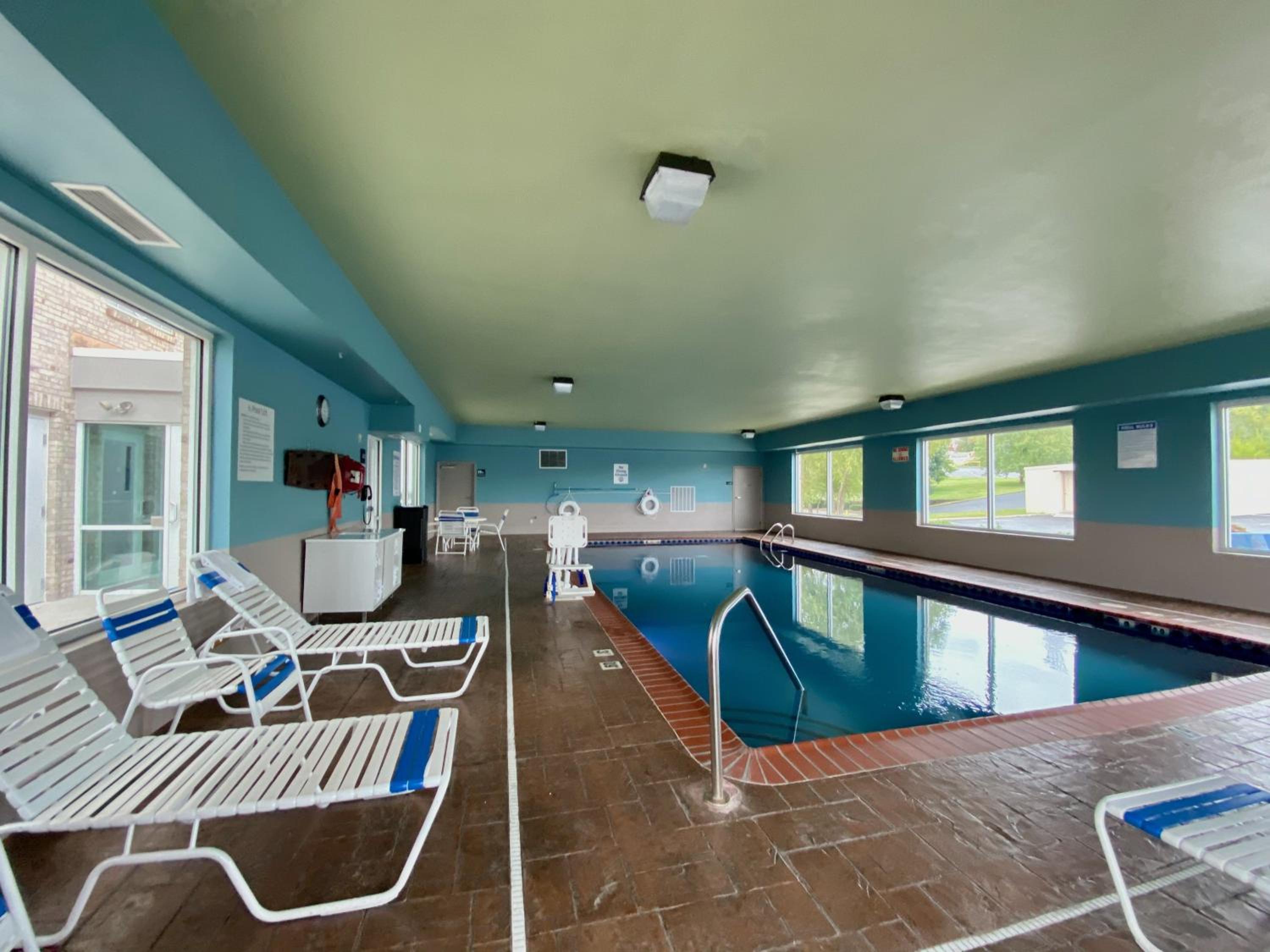 Somerset Vacations - Holiday Inn Express Hotel  Suites Somerset Central, an IHG Hotel - Property Image 1