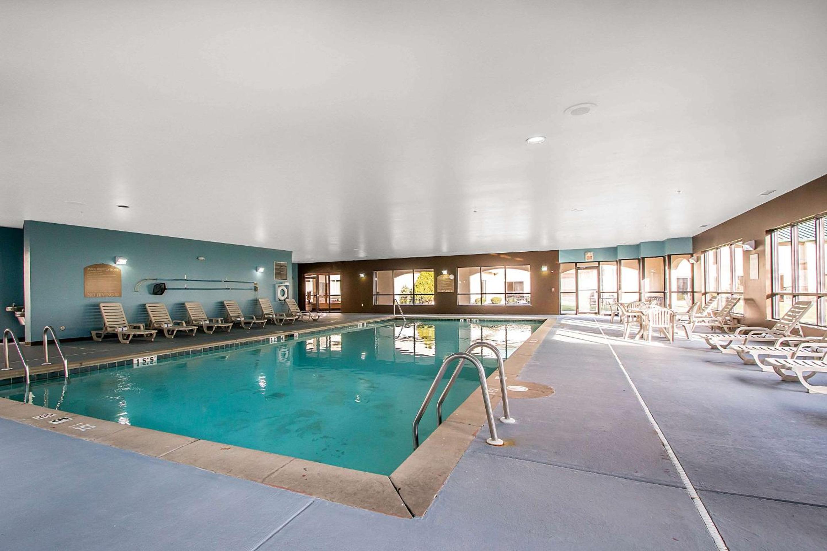 Clarion Inn Elmhurst - Oak Brook near I-88, I-290, I-294, Photo 10