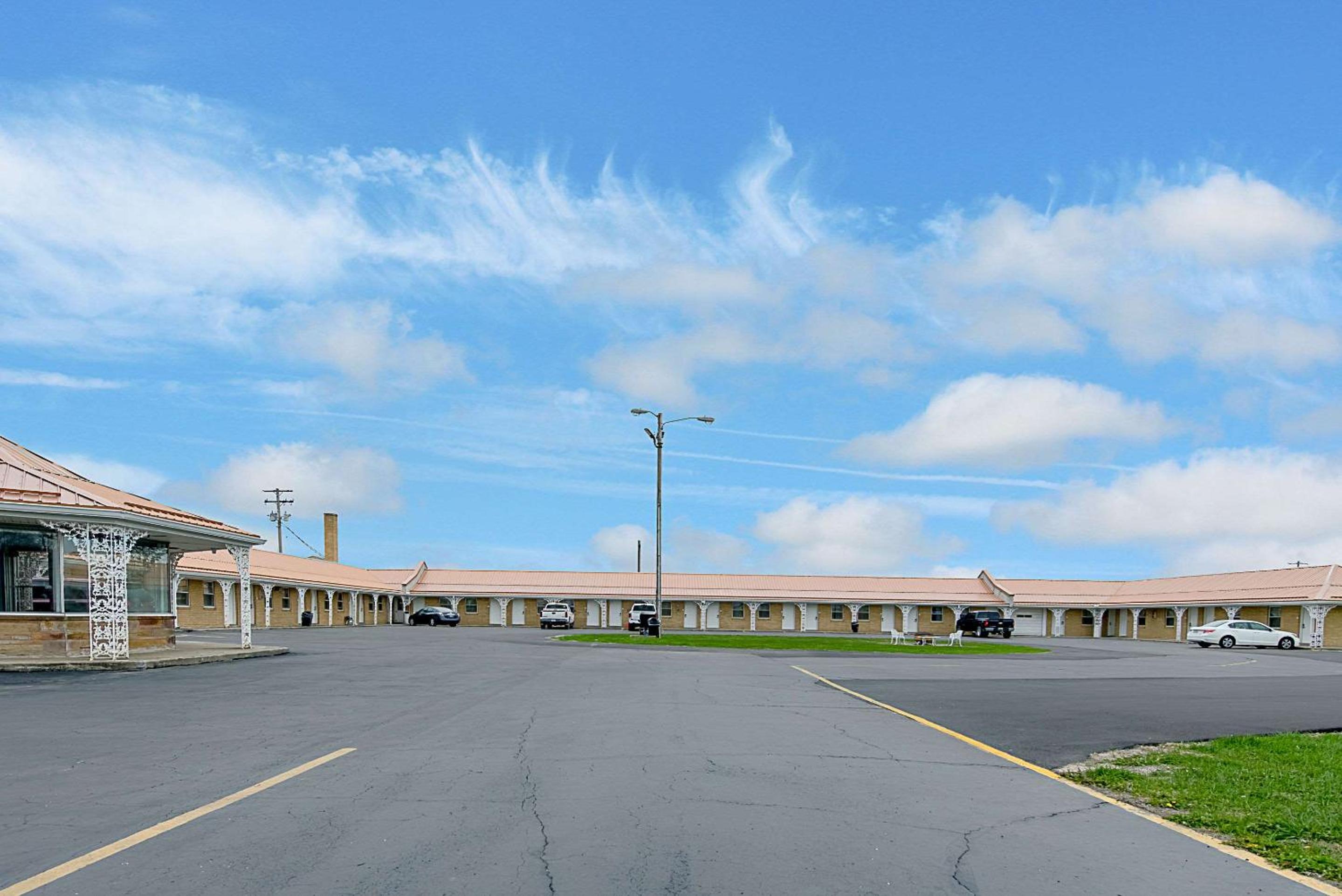 Highway Inn - Property Image 5