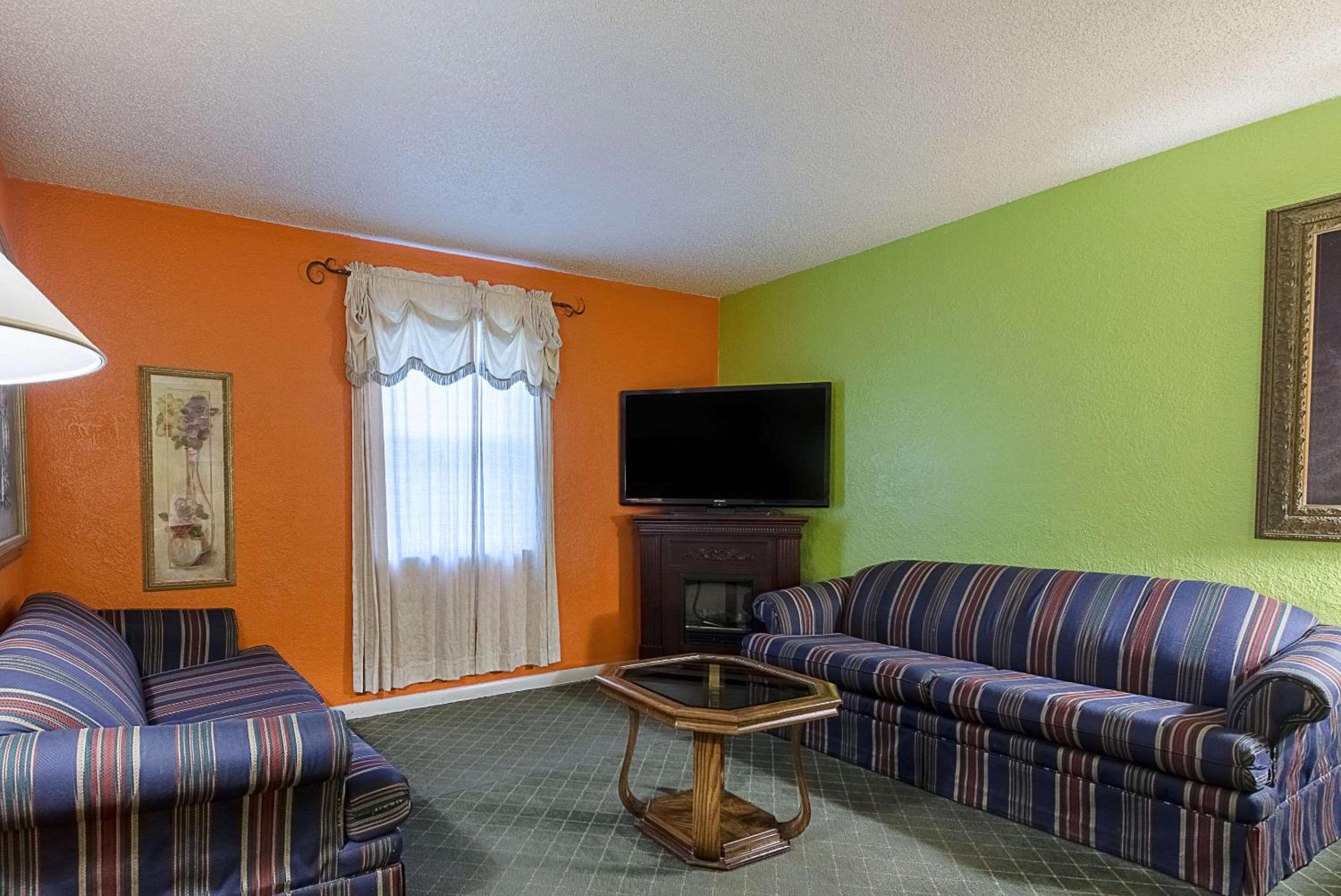 Highway Inn - Property Image 3
