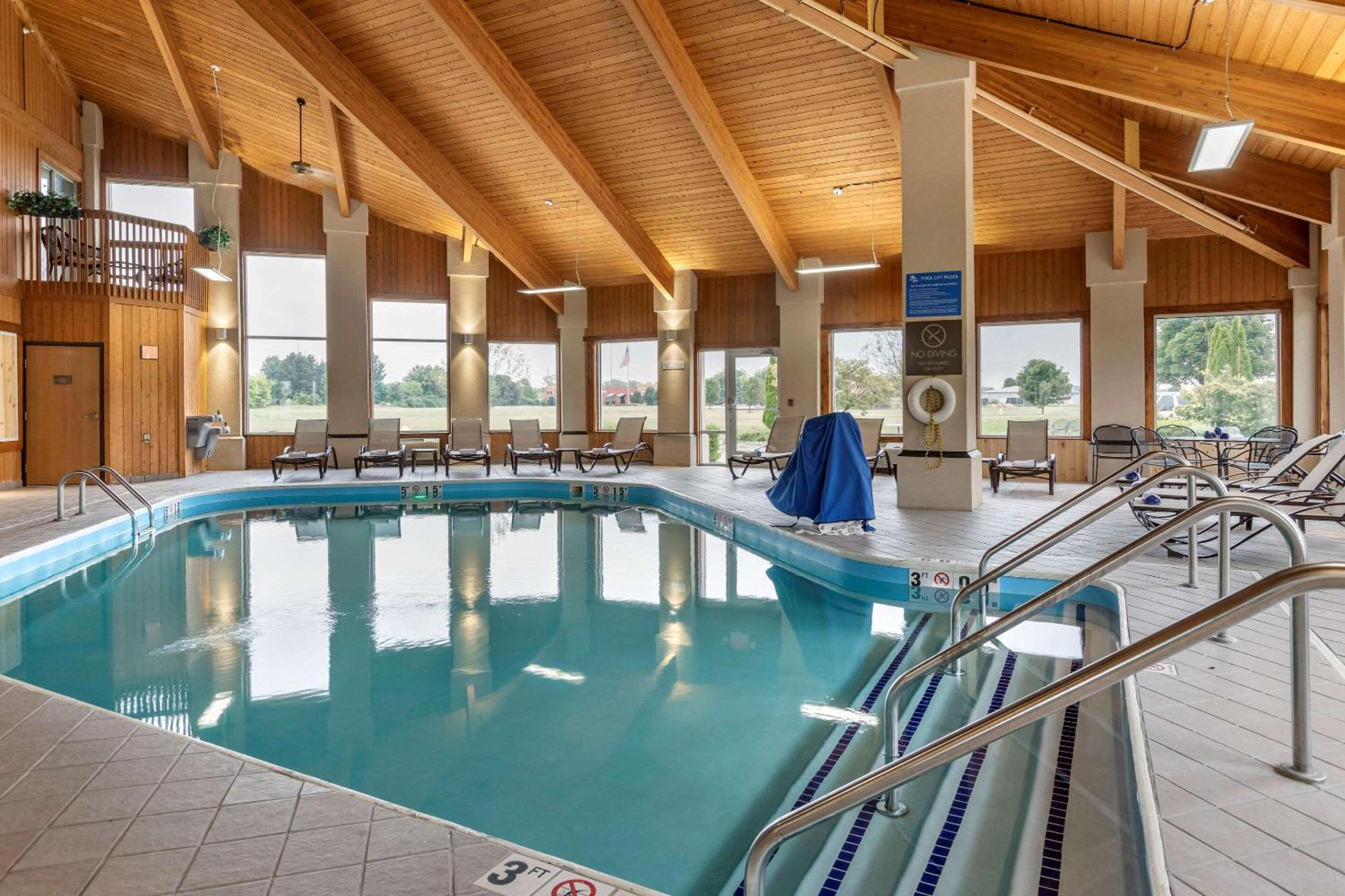 Comfort Inn  Suites Dimondale - Lansing - Property Image 6