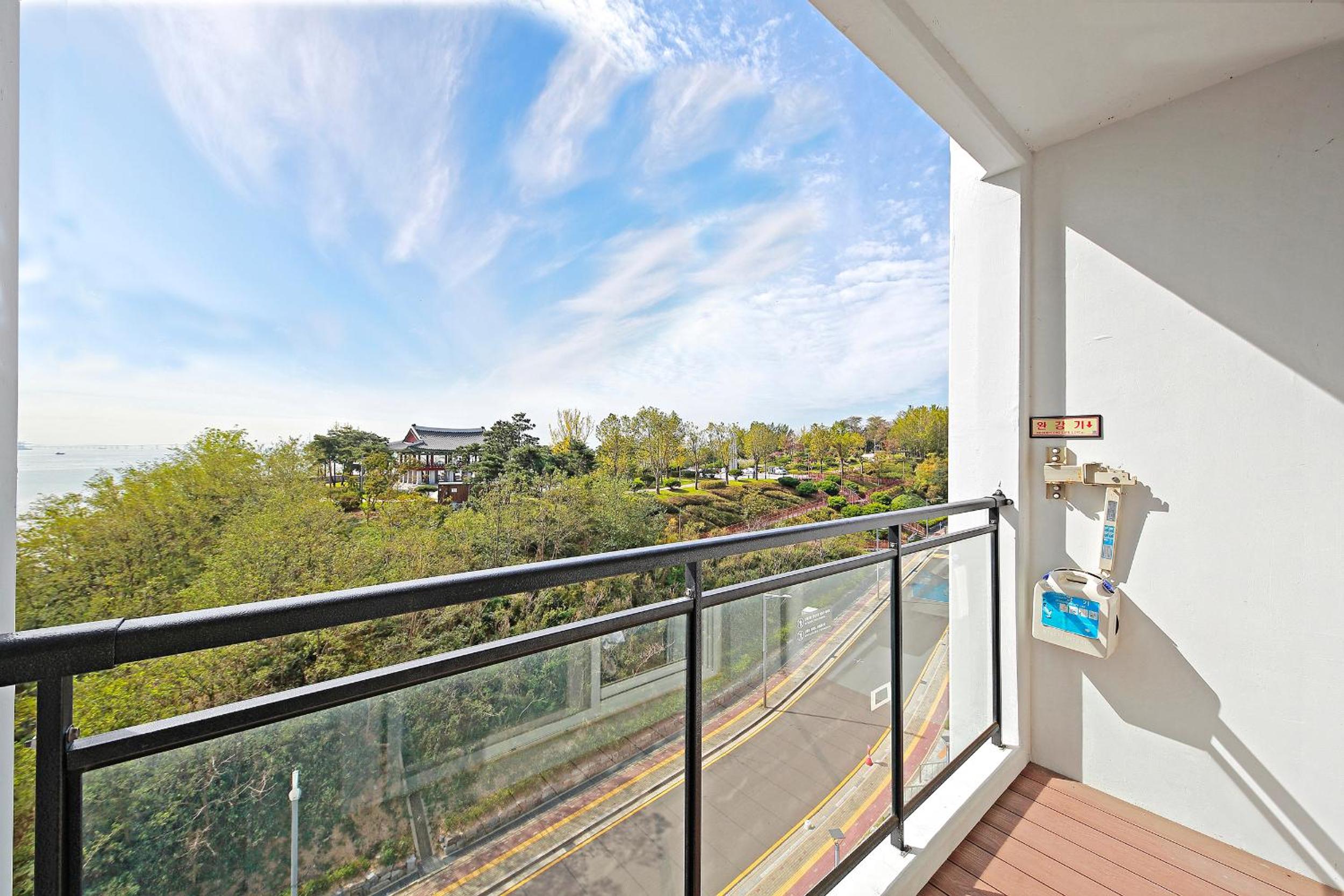 Airsky Hotel Incheon - Image 5