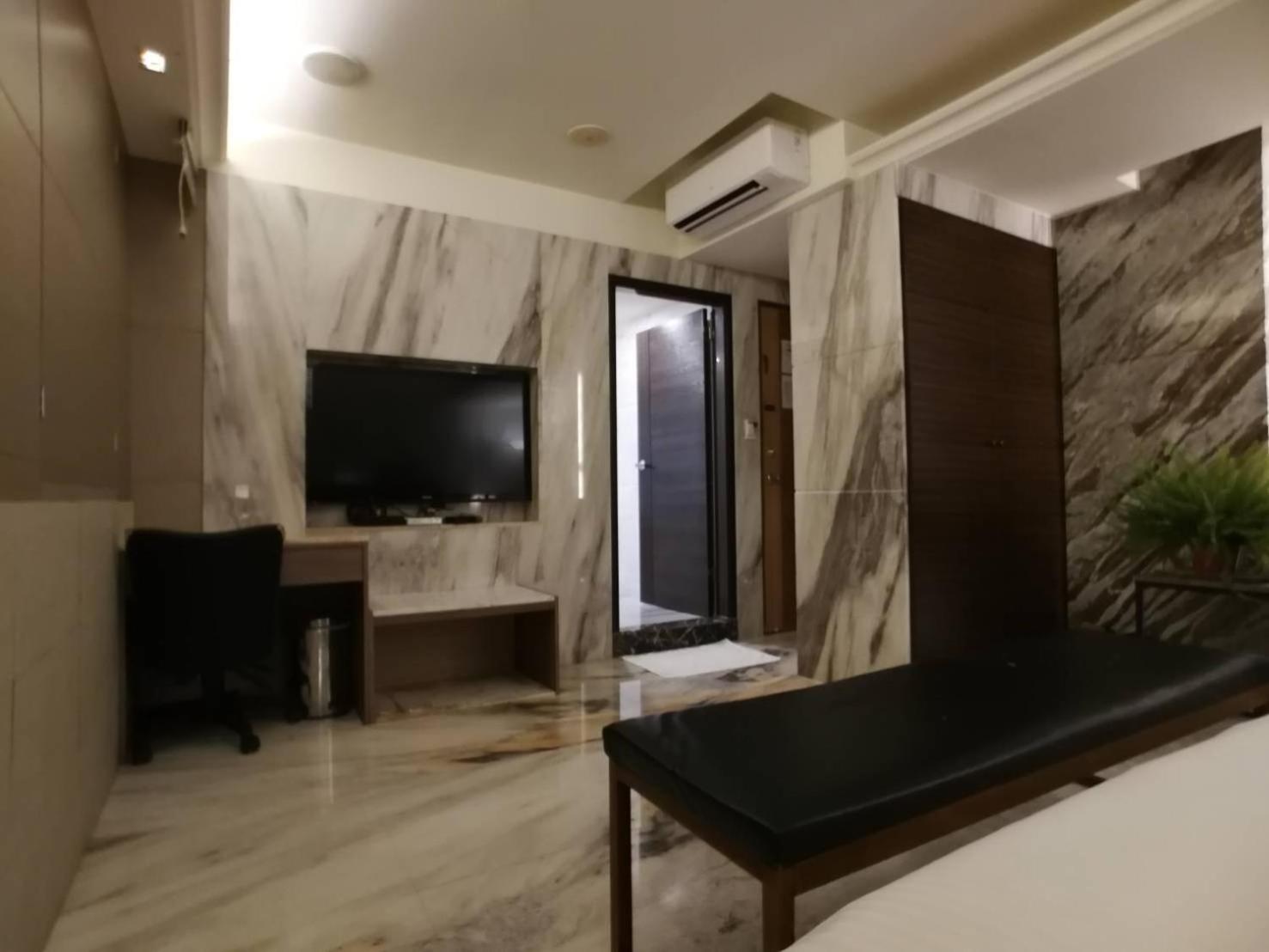 Michelle hotel