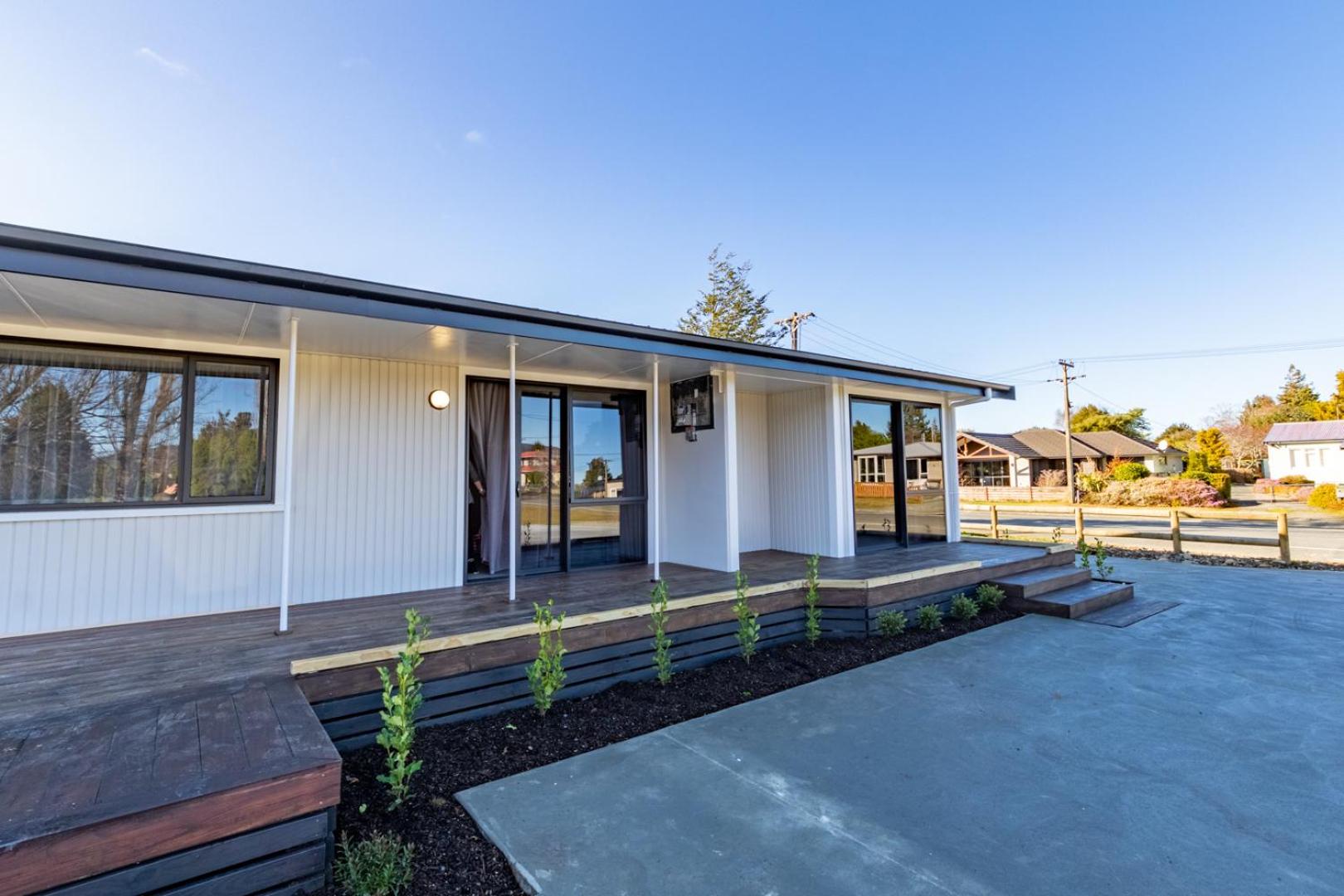 Hotel Dusky Motels - Image 1