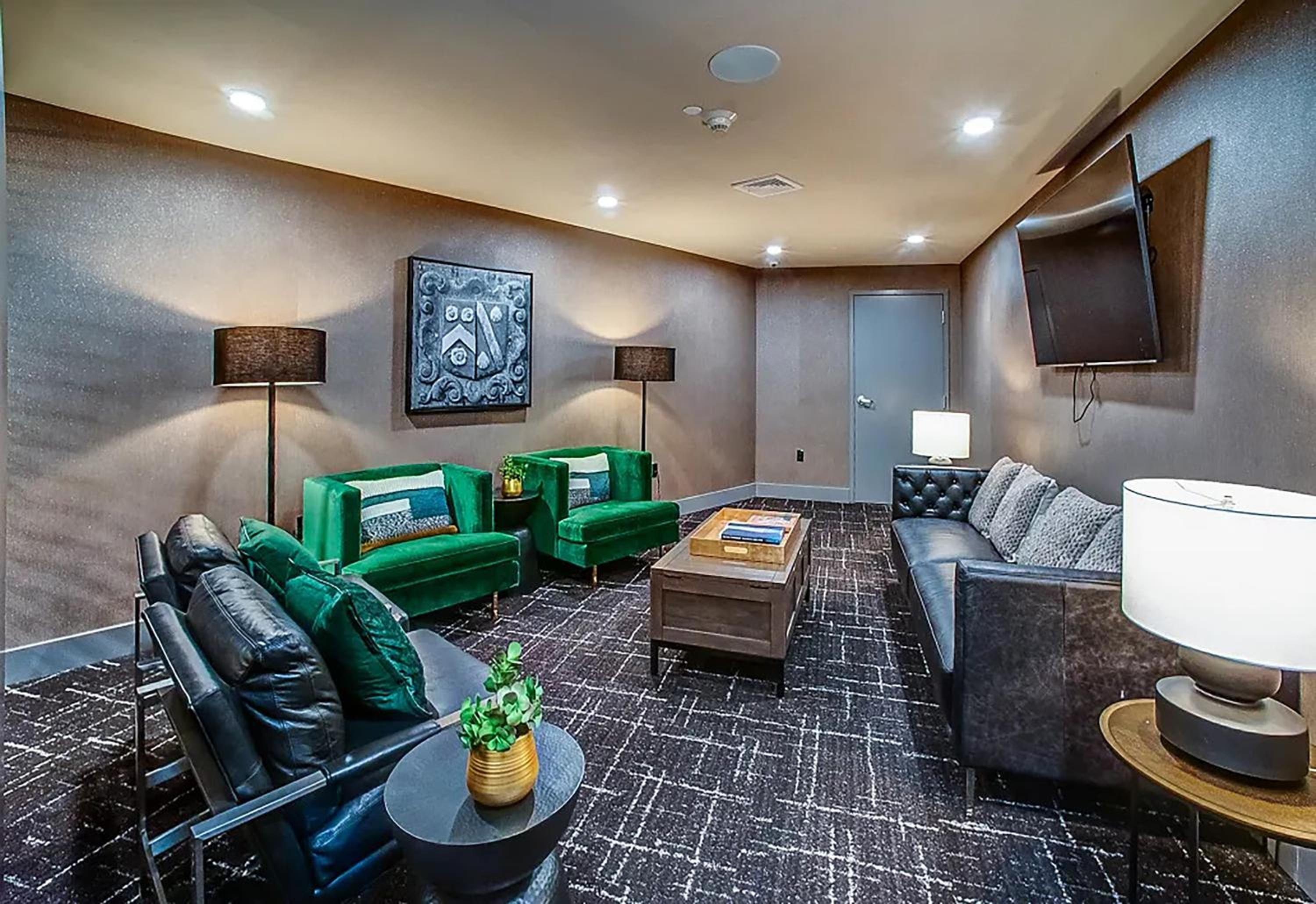 New Haven Vacations - Luxury Furnished Apartments by Hyatus Downtown at Yale - Property Image 23