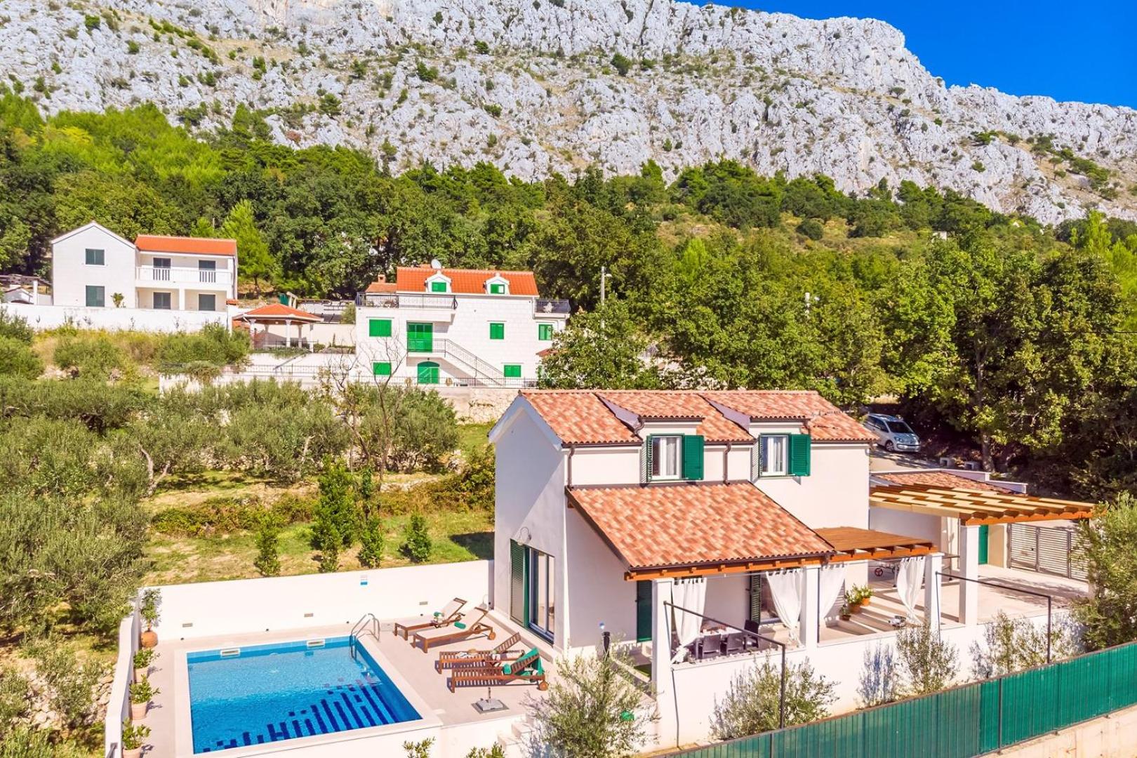 Seaview Villa Lemaro, a 2 bedroom villa with 28 sqm private pool in Krilo Jesenice view 2